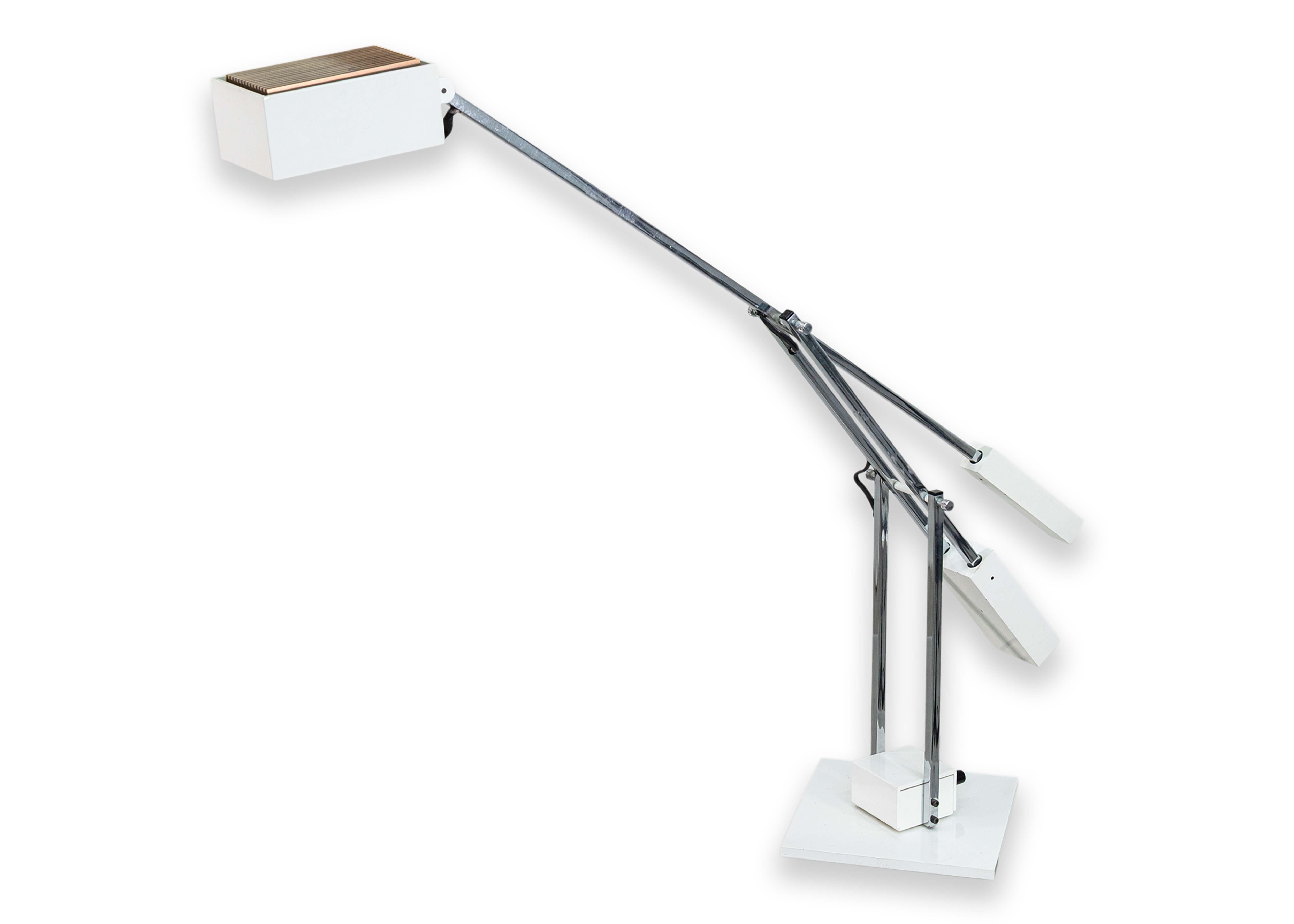 Robert Sonneman Counter Balance White Metal and Chrome 1980s Table Desk Lamp For Sale 4
