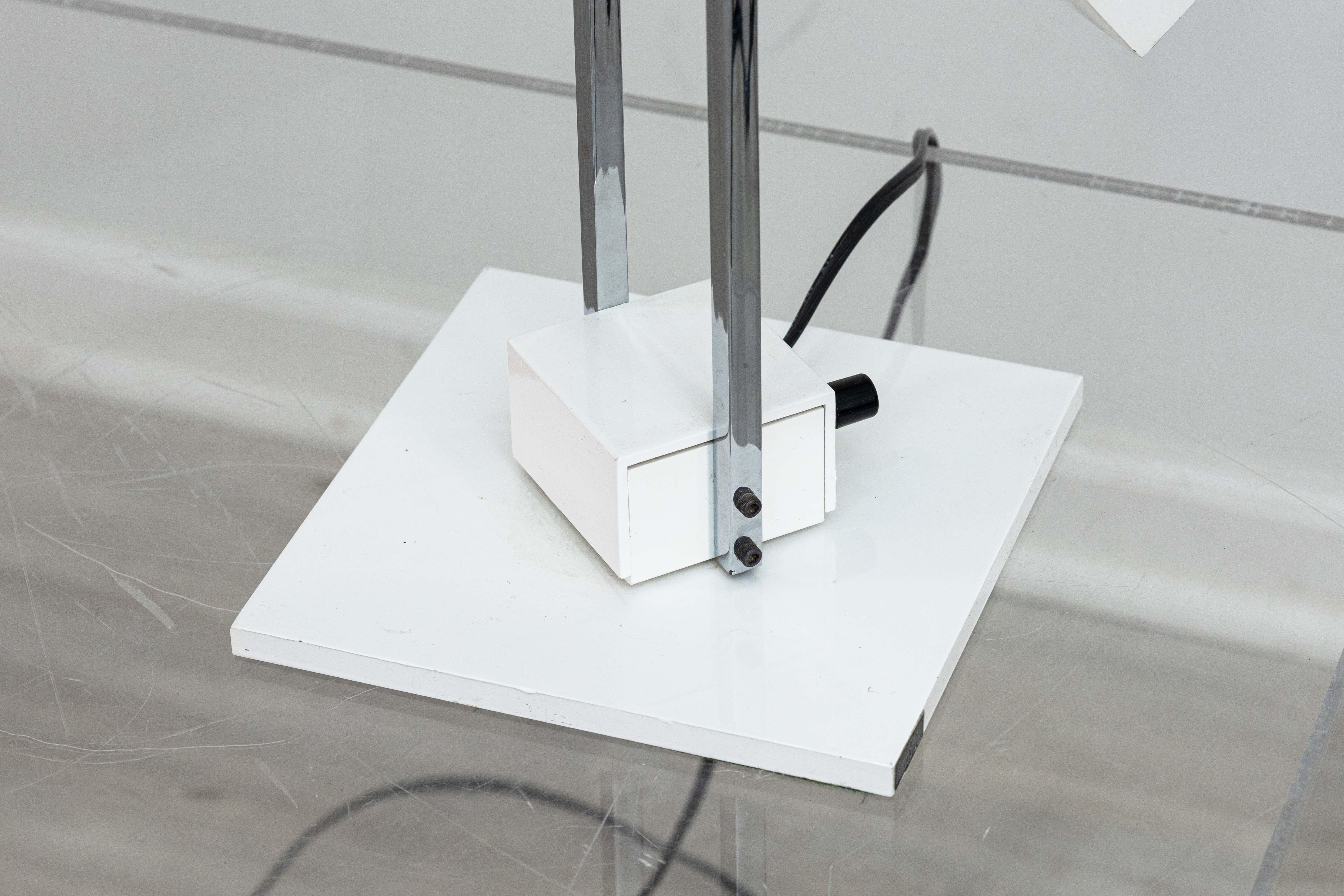 Robert Sonneman Counter Balance White Metal and Chrome 1980s Table Desk Lamp For Sale 1