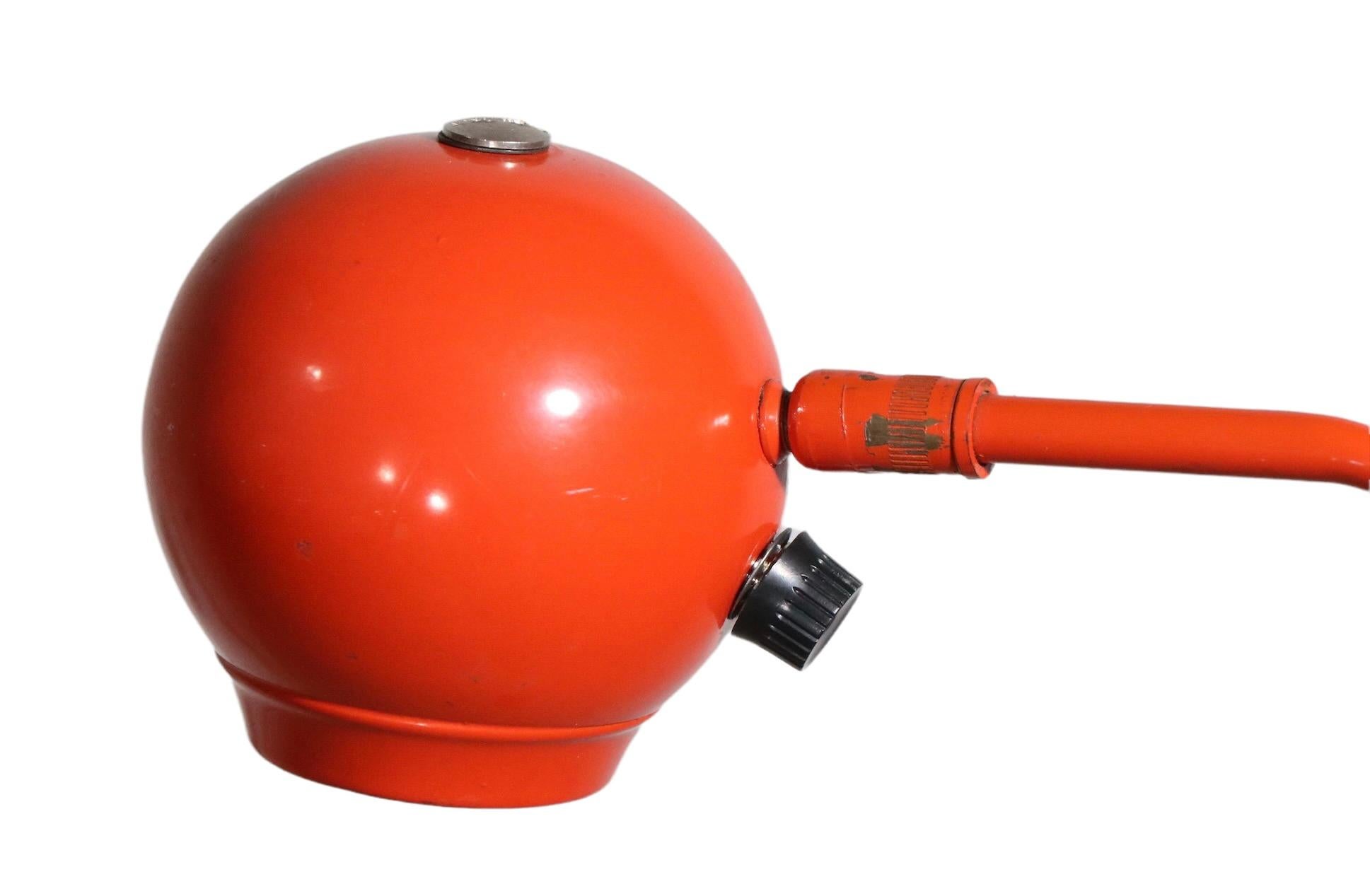 Robert Sonneman pour George Kovacs lampadaire « Eyeball » en finition orange, années 1970 en vente 6