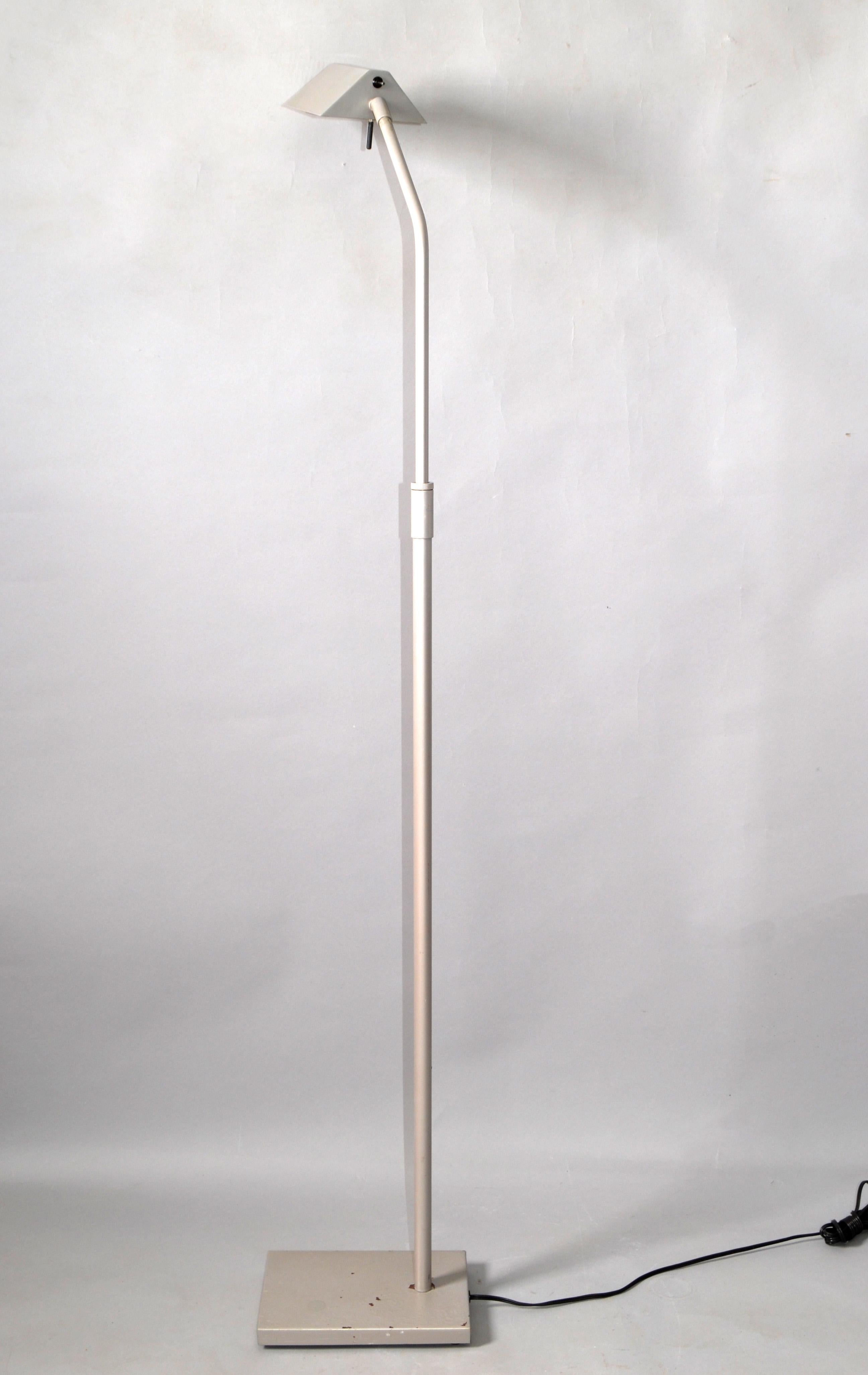 Mid-Century Modern Robert Sonneman pour George Kovacs Lighting, lampadaire en finition argentée, Amérique, 1987 en vente