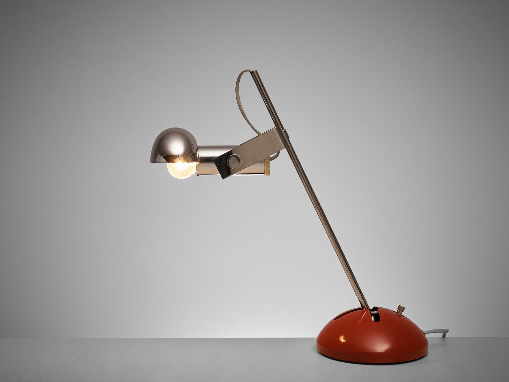 Fin du 20e siècle Robert Sonneman pour Luci Cinisello lampe de bureau modèle 395 en chrome et métal rouge en vente