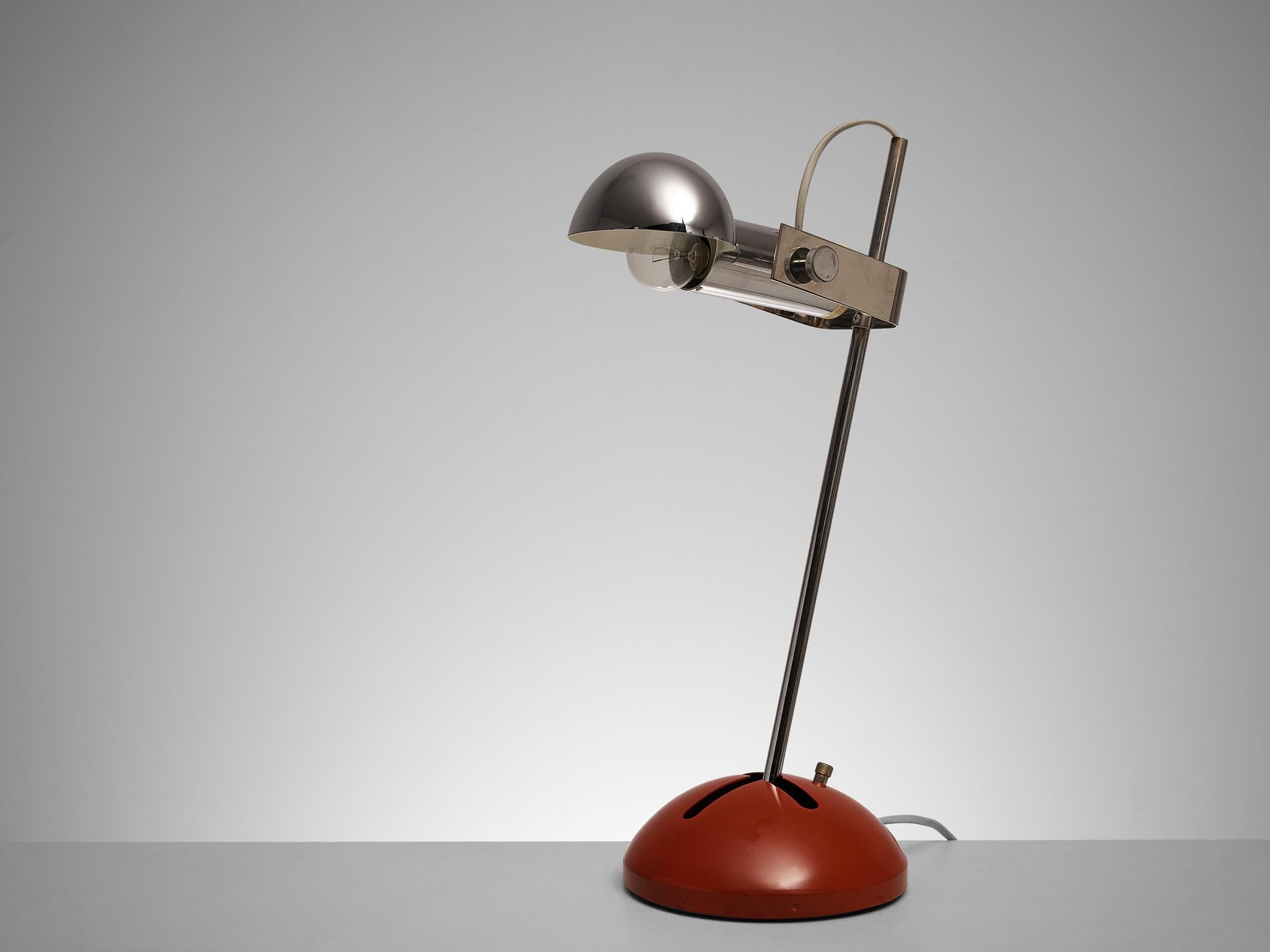 Robert Sonneman for Luci Cinisello Table Lamp Model 395 in Chrome and Red Metal In Good Condition For Sale In Waalwijk, NL