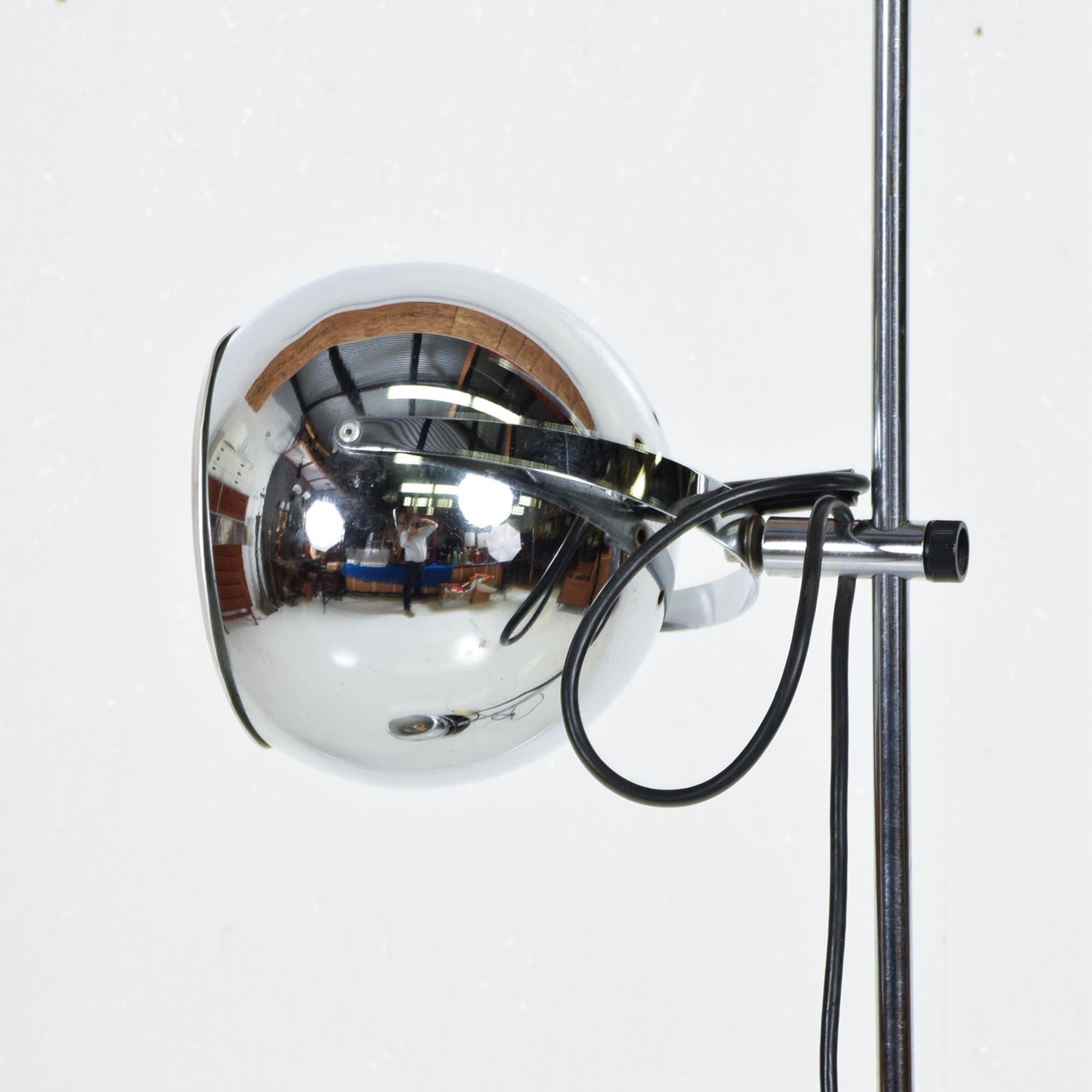 Mid-Century Modern Robert Sonneman Modern Double Chrome Eyeball Adjustable Floor Lamp Light, 1970s