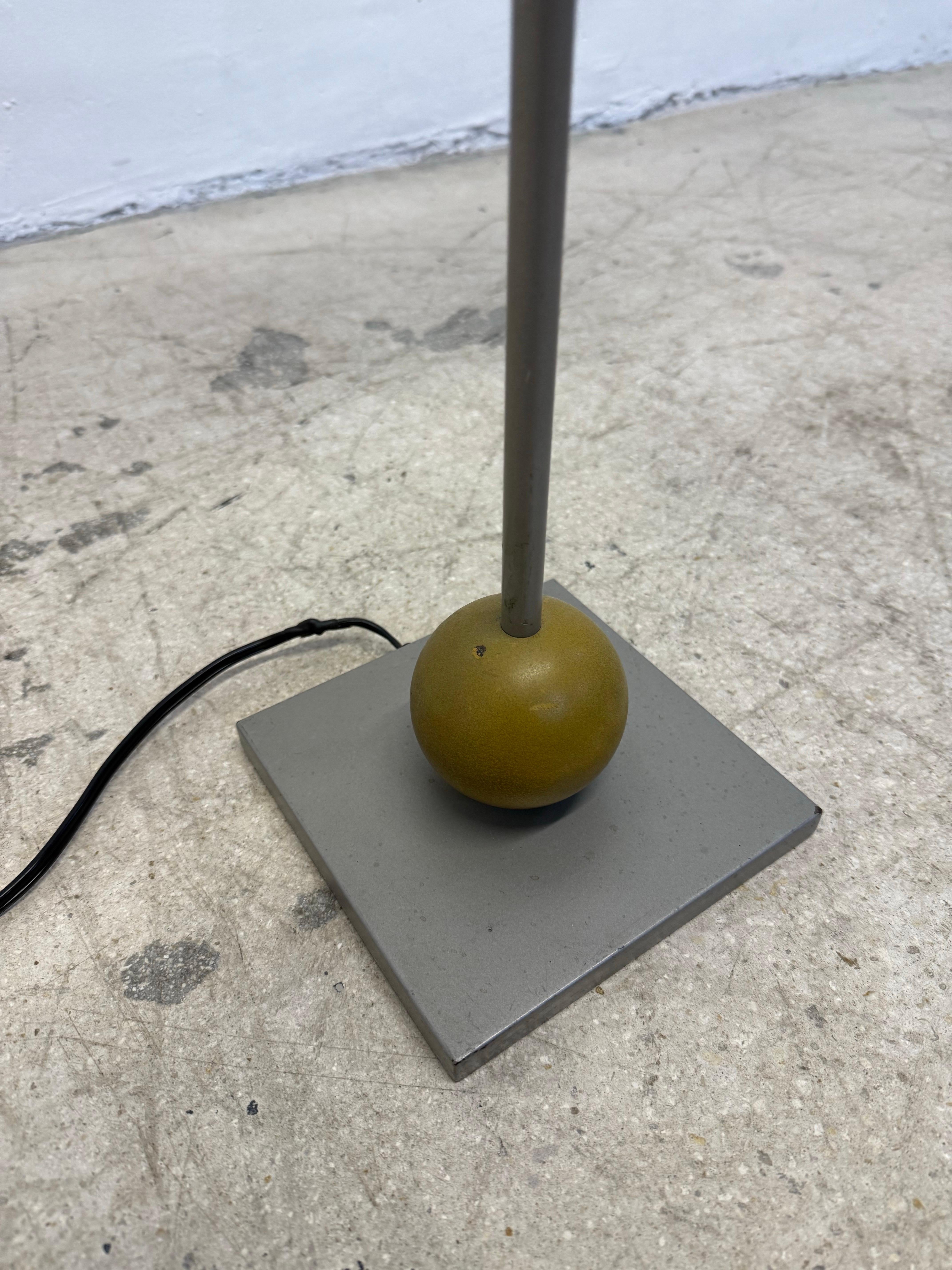 Lampada da terra postmoderna di Robert Sonneman per George Kovacs, anni '90 in vendita 5