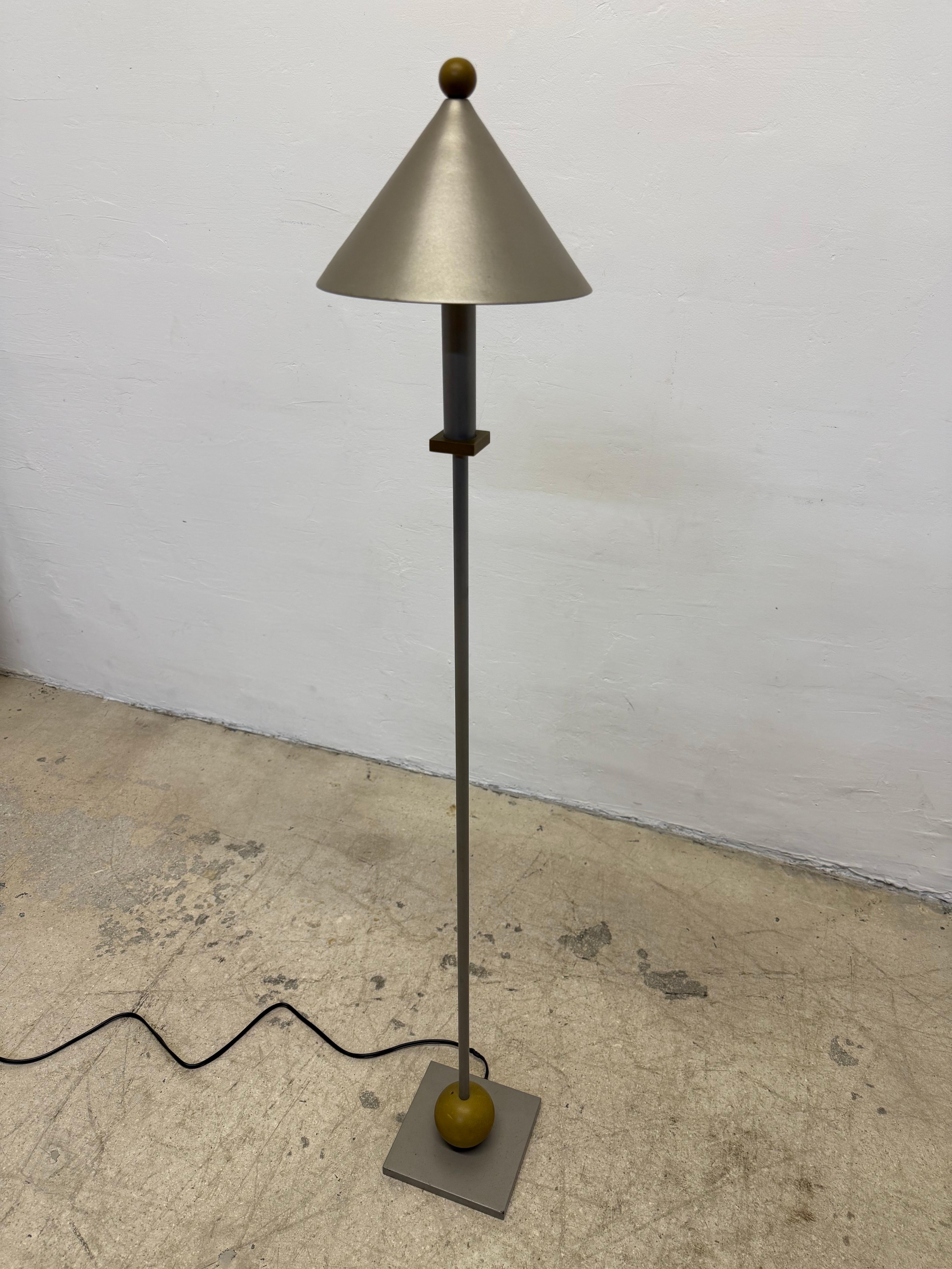 Americano Lampada da terra postmoderna di Robert Sonneman per George Kovacs, anni '90 in vendita