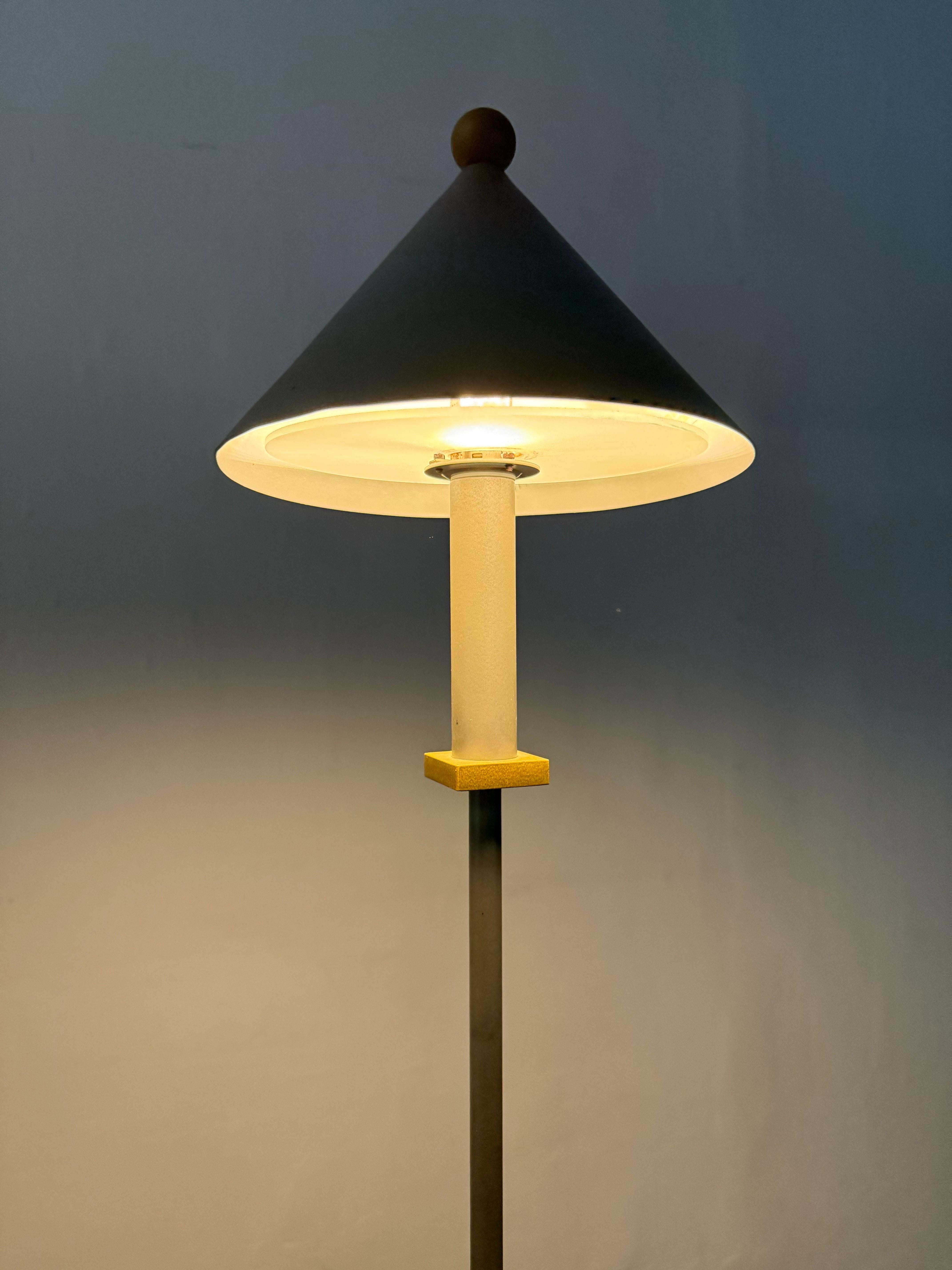 Lampada da terra postmoderna di Robert Sonneman per George Kovacs, anni '90 in vendita 2