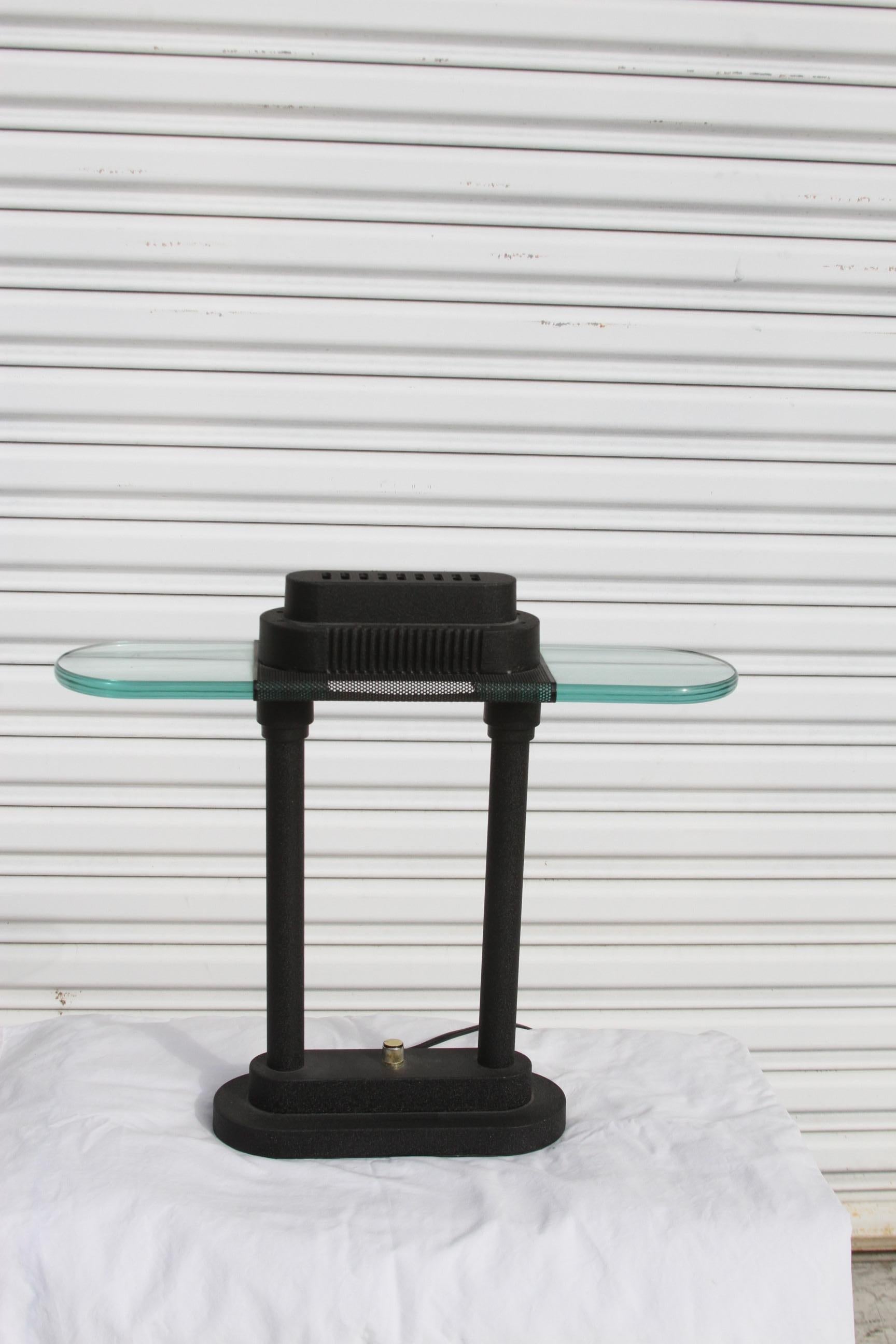 Robert Sonneman Style Black and Glass Table Lamp In Good Condition For Sale In Pasadena, TX