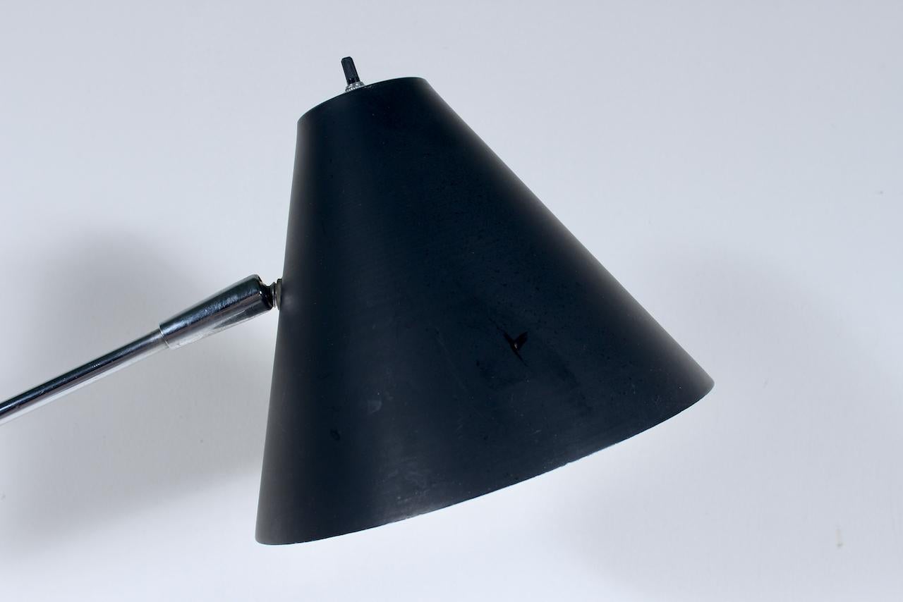 Verstellbare Chrom-Stehlampe im Robert Sonneman-Stil mit schwarzem Kegelschirm, 1970er Jahre im Angebot 7