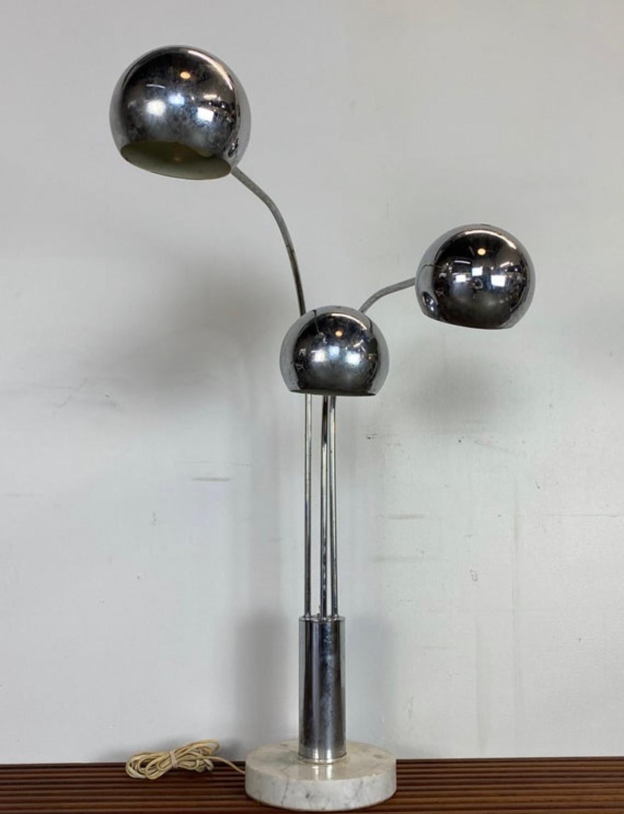 20th Century Robert Sonneman Style Chrome Table Lamp on Marble Base For Sale