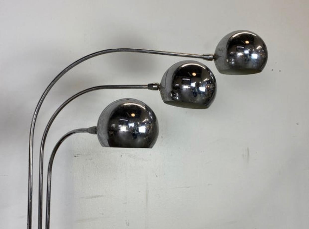 Robert Sonneman Style Chrome Table Lamp on Marble Base For Sale 2