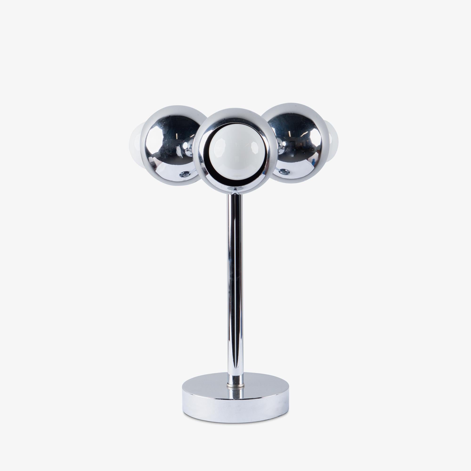 Mid-Century Modern Robert Sonneman Style Tri-Globe Table Accent Lamp in Chrome For Sale