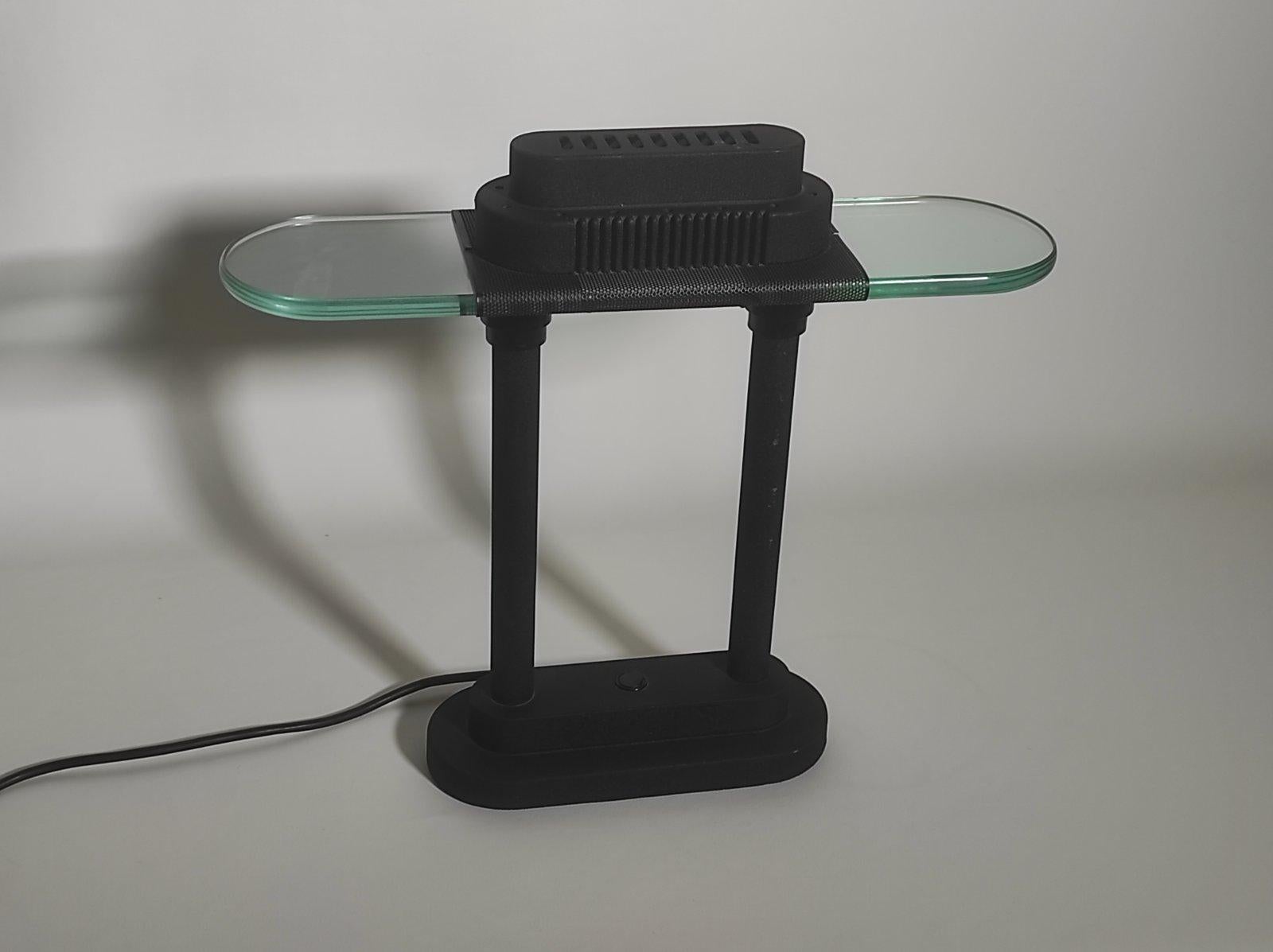 Américain Lampe de table Robert Sonneman des années 1980 en vente