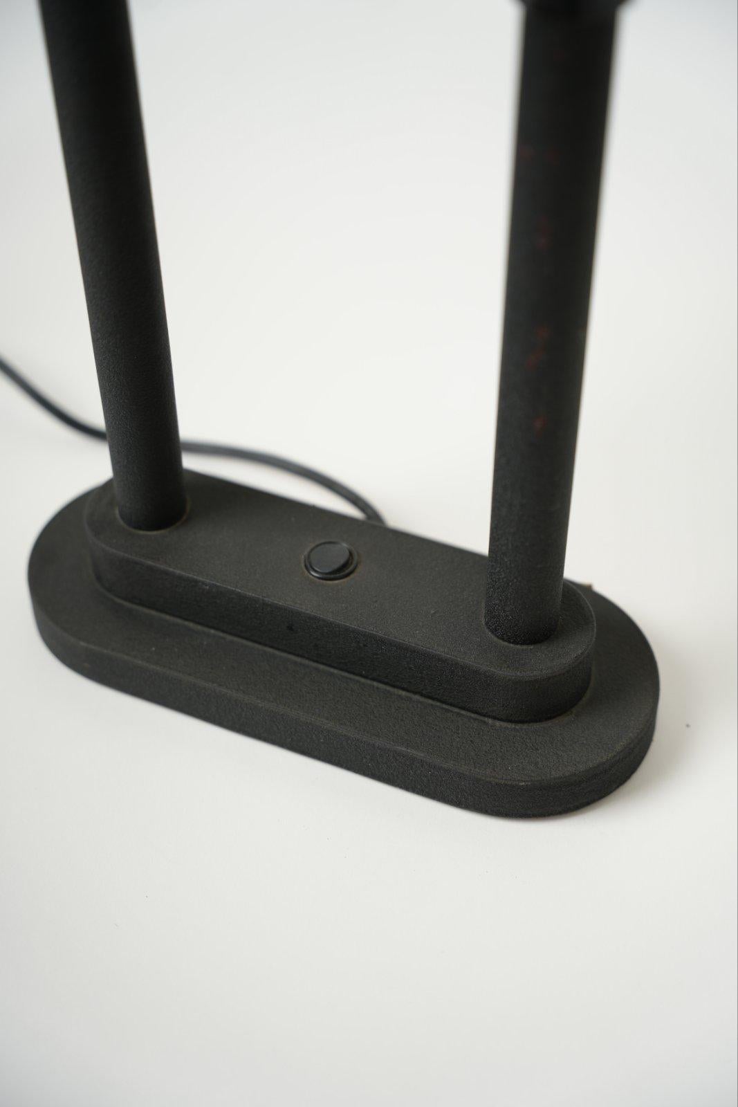 Métal Robert Sonneman lampe de bureau postmoderne des années 1980 en vente