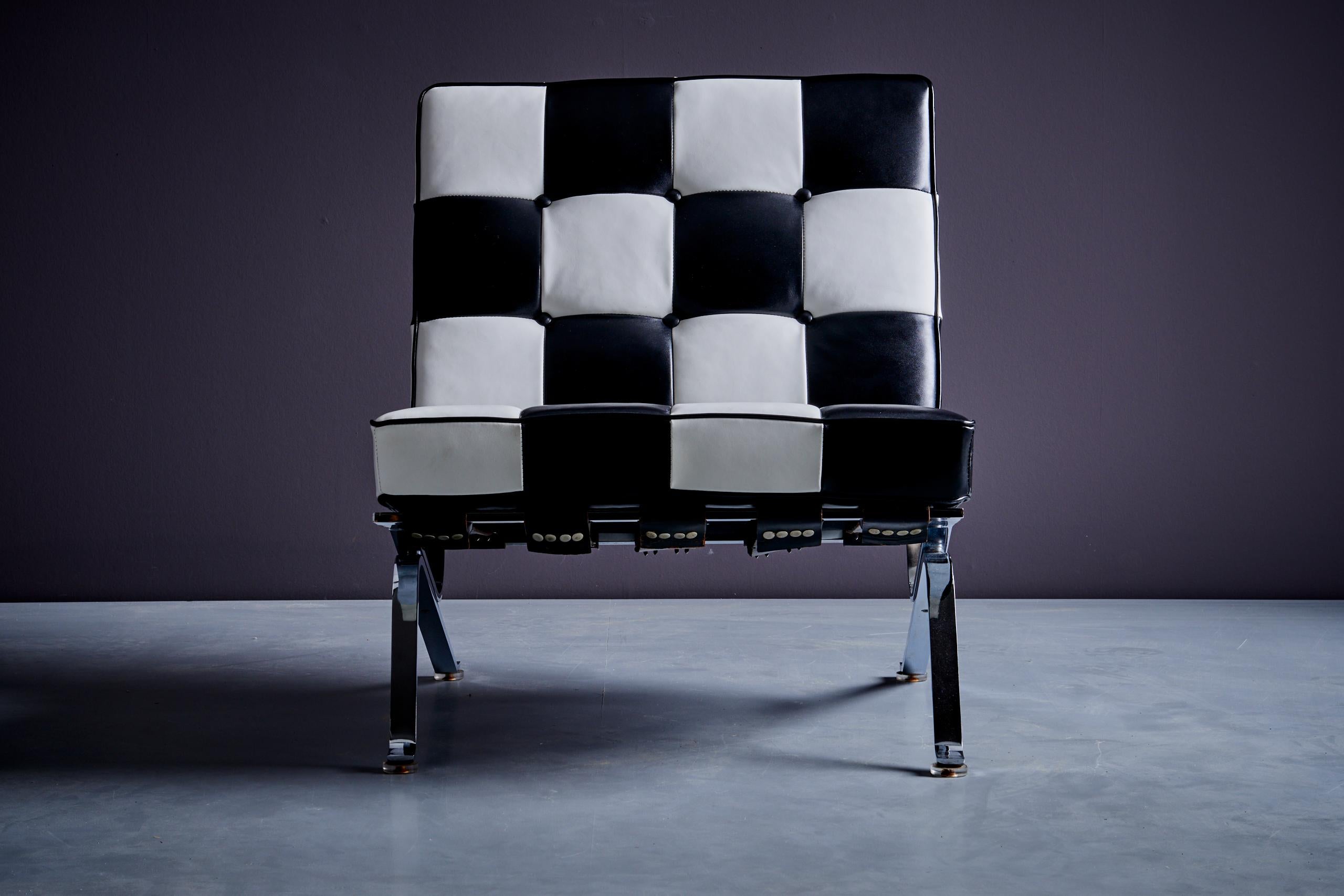Robert & Trix Haussmann RH-301 De Sede Lounge Chair Pair schwarzes und weißes Leder (Schweizerisch) im Angebot
