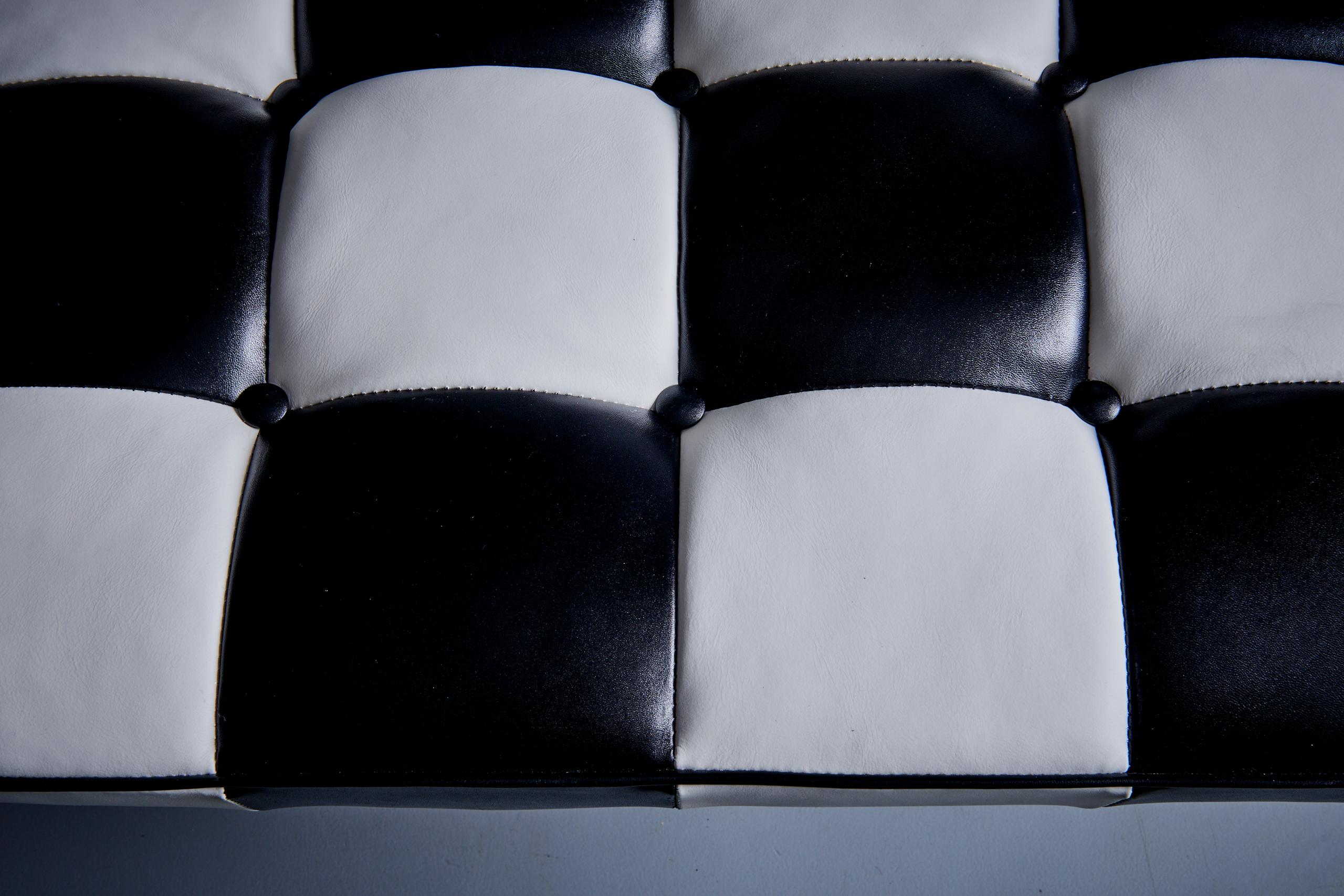 Robert & Trix Haussmann RH-301 De Sede Lounge Chair Pair schwarzes und weißes Leder im Zustand „Hervorragend“ im Angebot in Berlin, DE