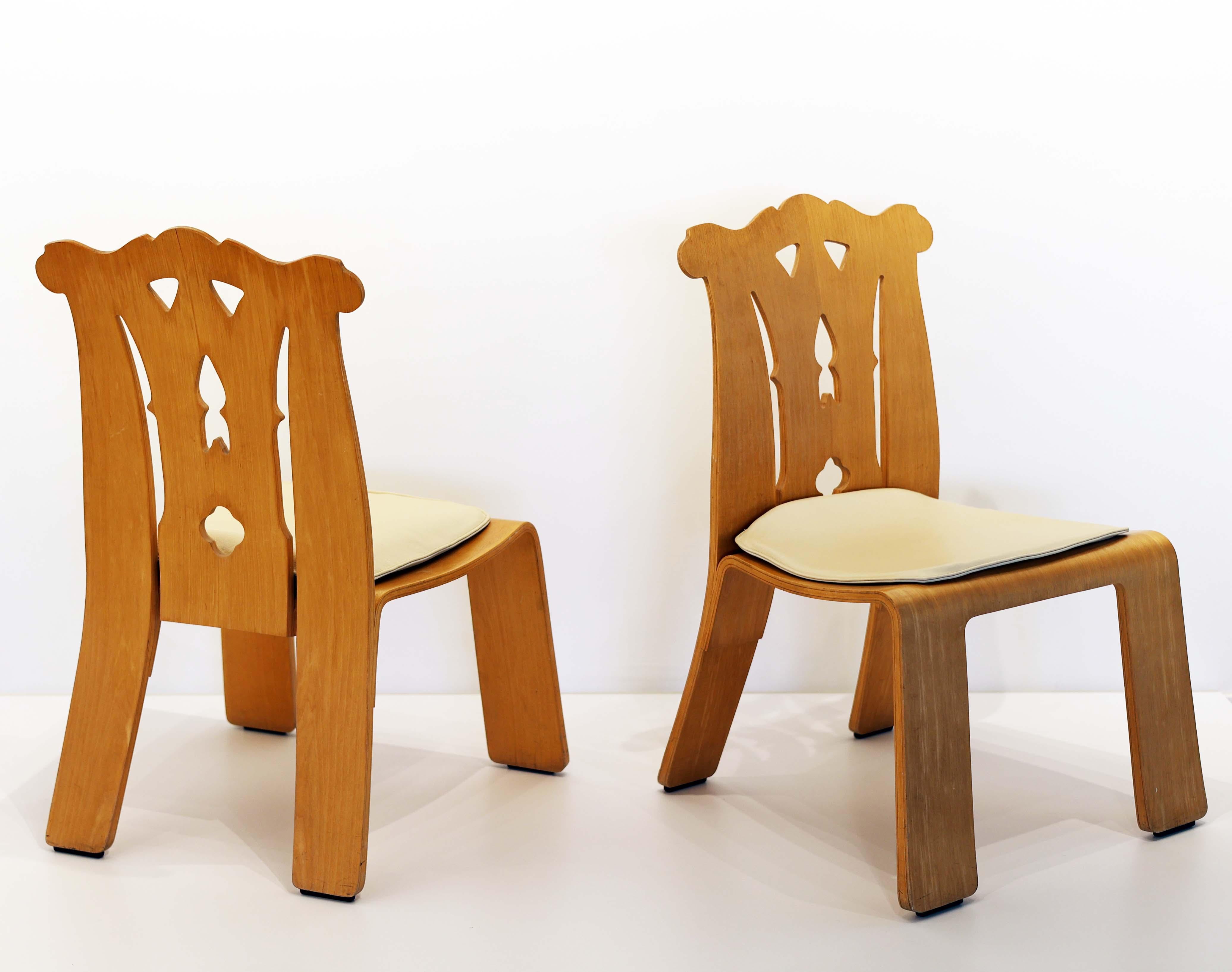 Robert Venturi Chippendale Chairs - Knoll 1984 11