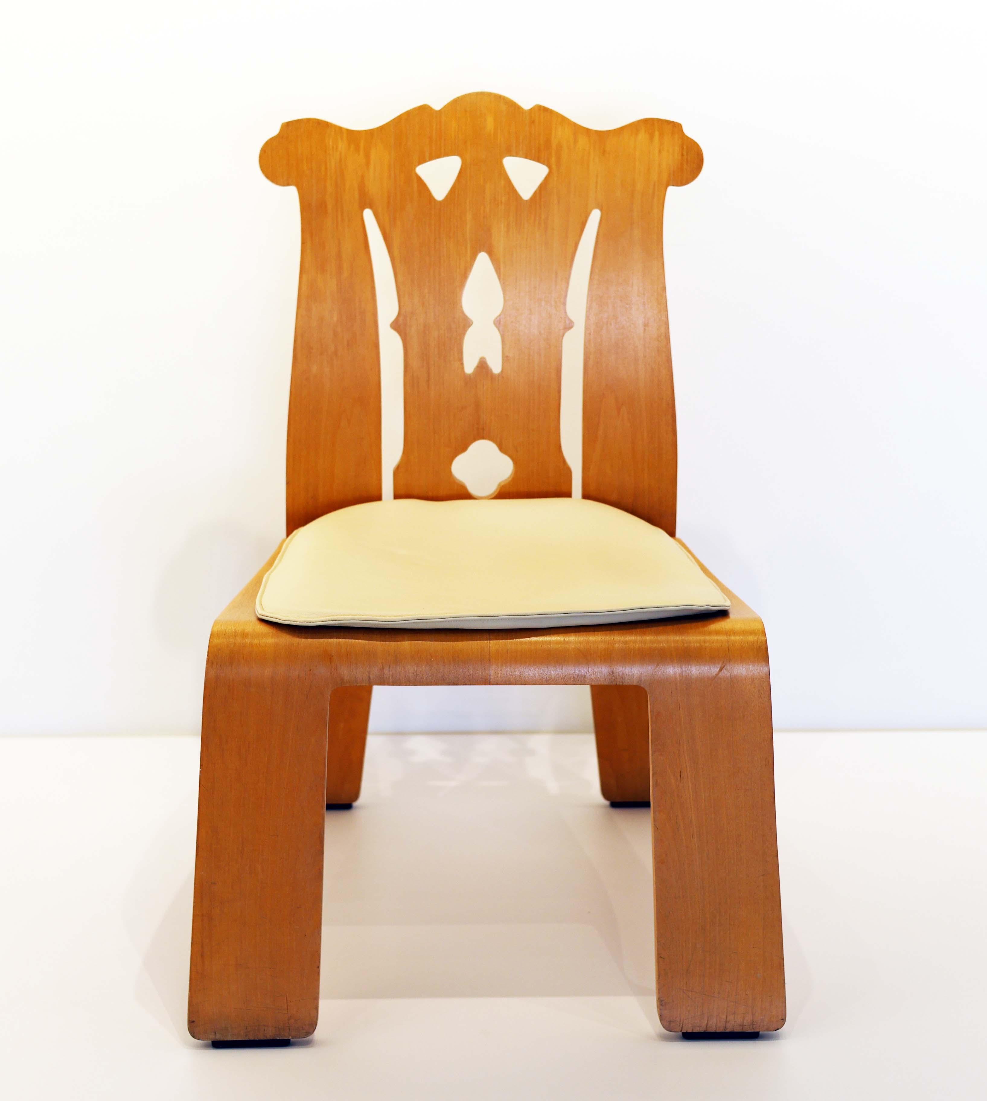 Post-Modern Robert Venturi Chippendale Chairs - Knoll 1984