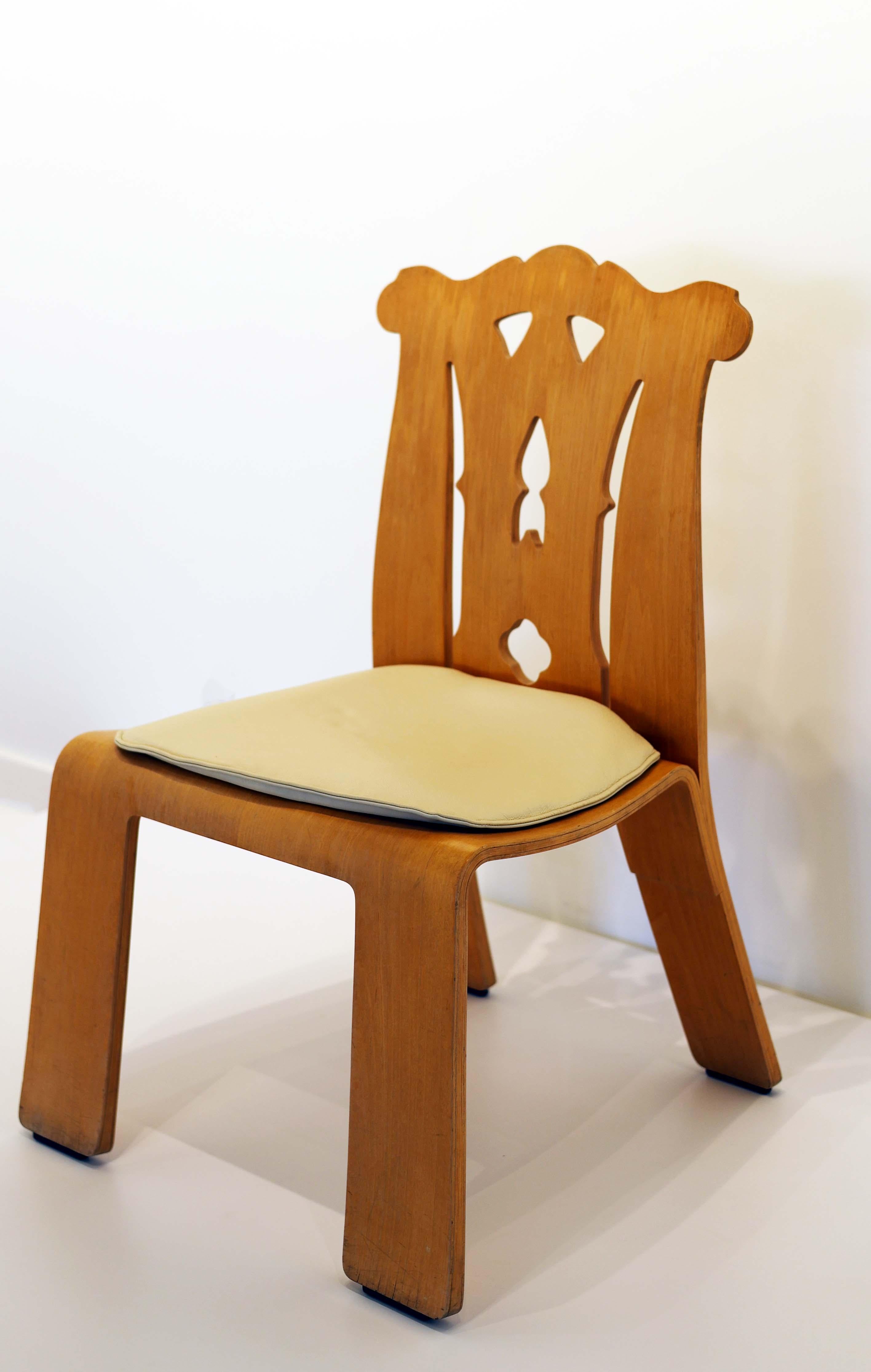 American Robert Venturi Chippendale Chairs - Knoll 1984