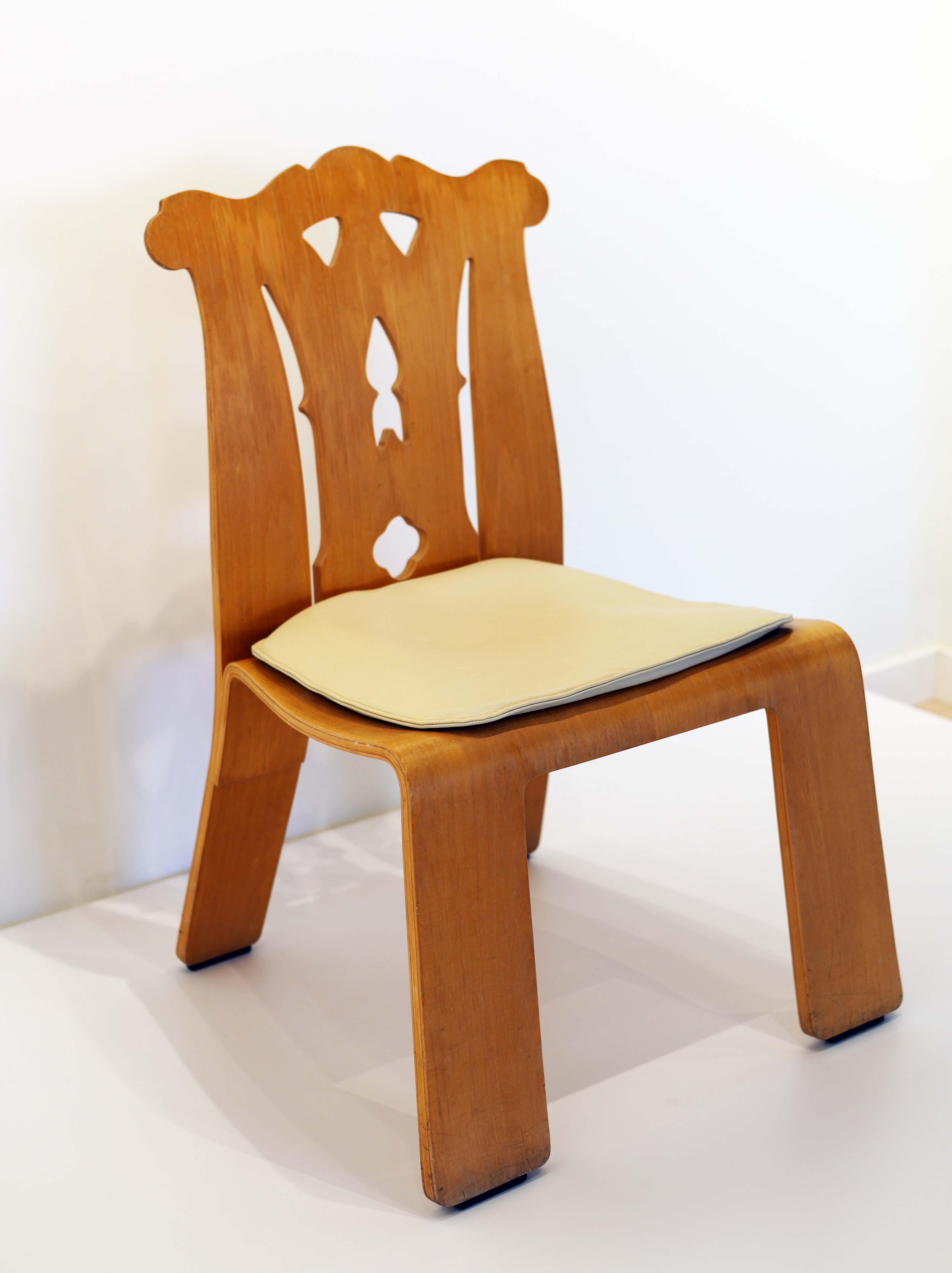 Veneer Robert Venturi Chippendale Chairs - Knoll 1984