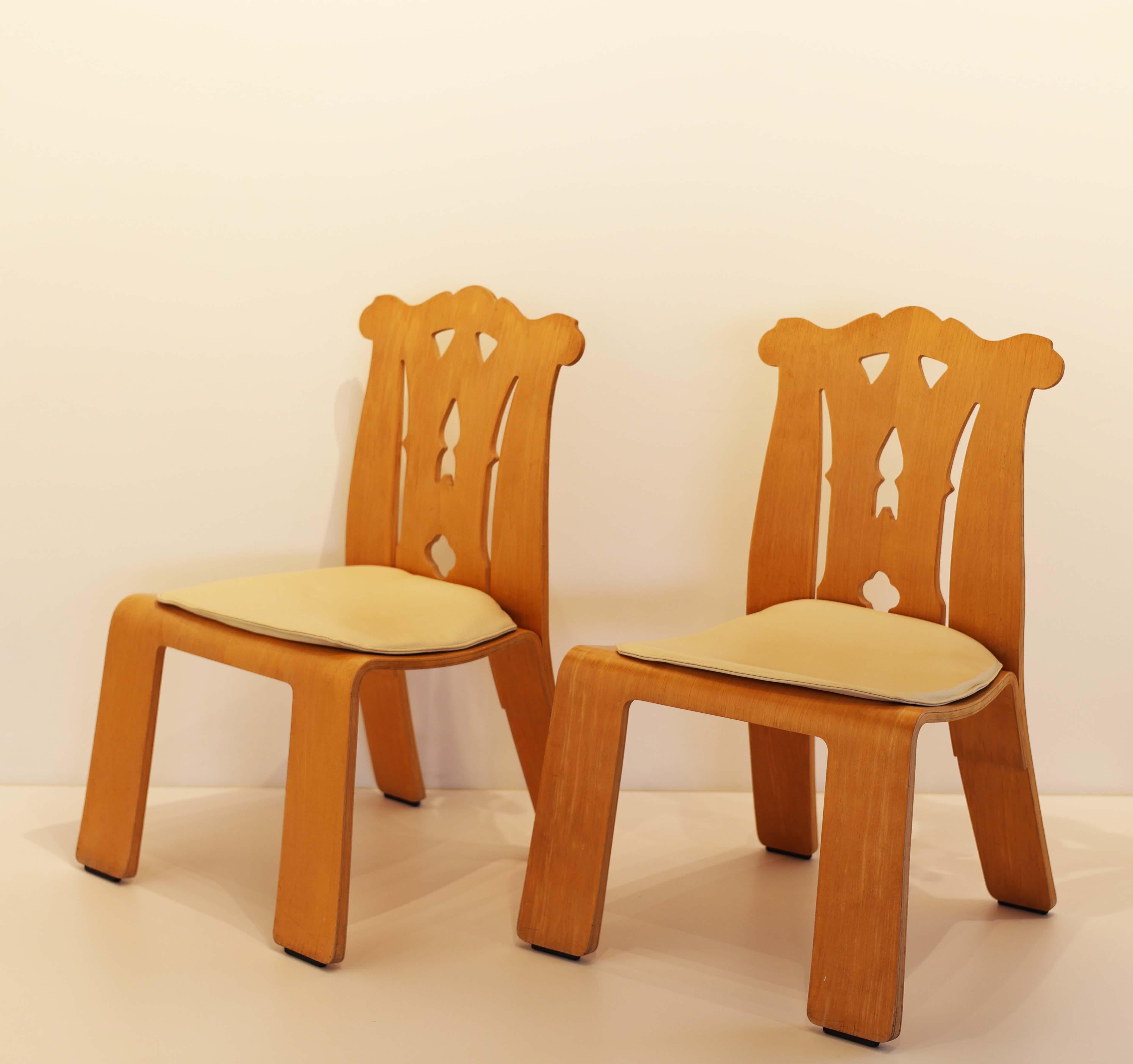 Robert Venturi Chippendale Chairs - Knoll 1984 1