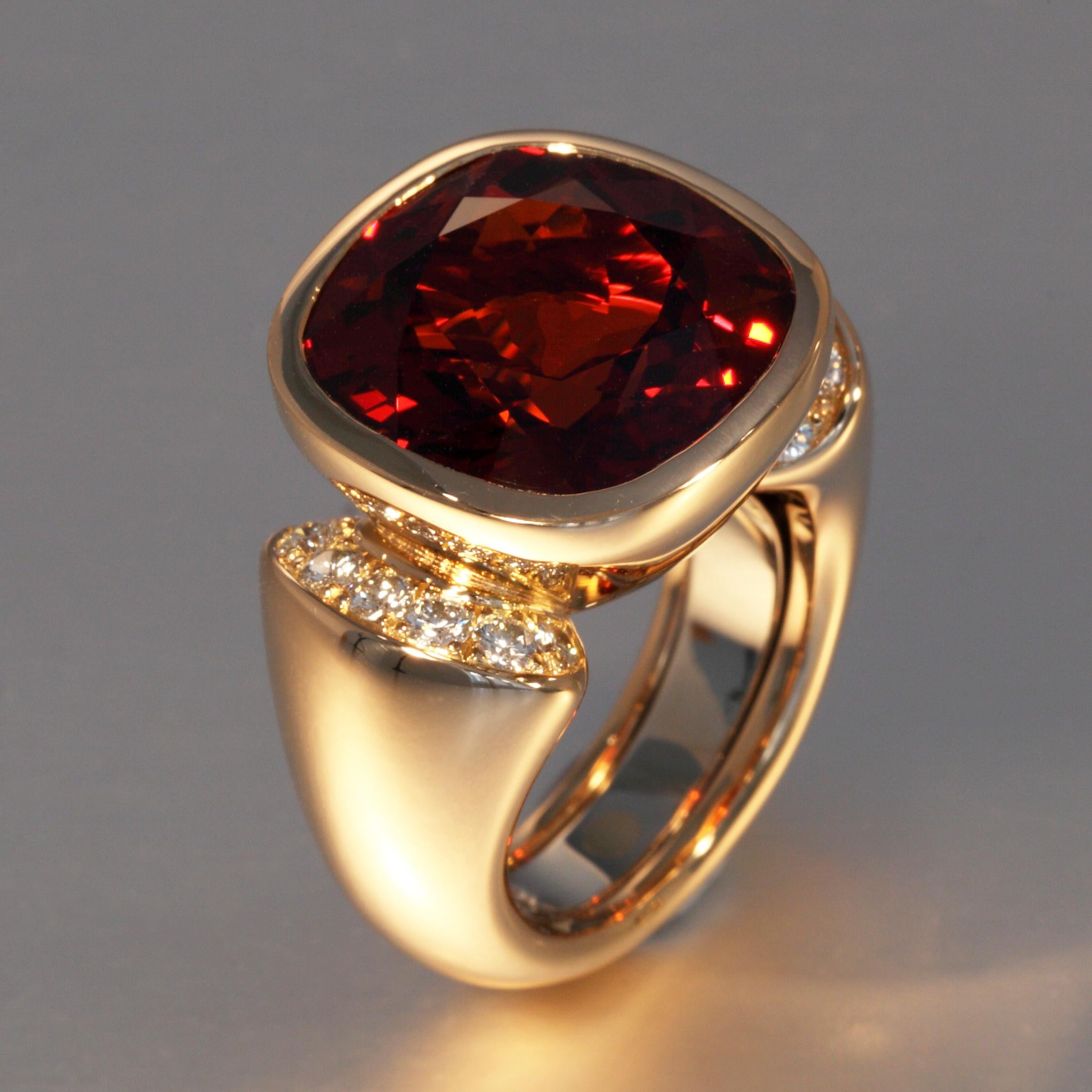 Contemporary Robert Vogelsang 24.22 Carat Red Garnet Diamond Rose Gold Cocktail Ring For Sale