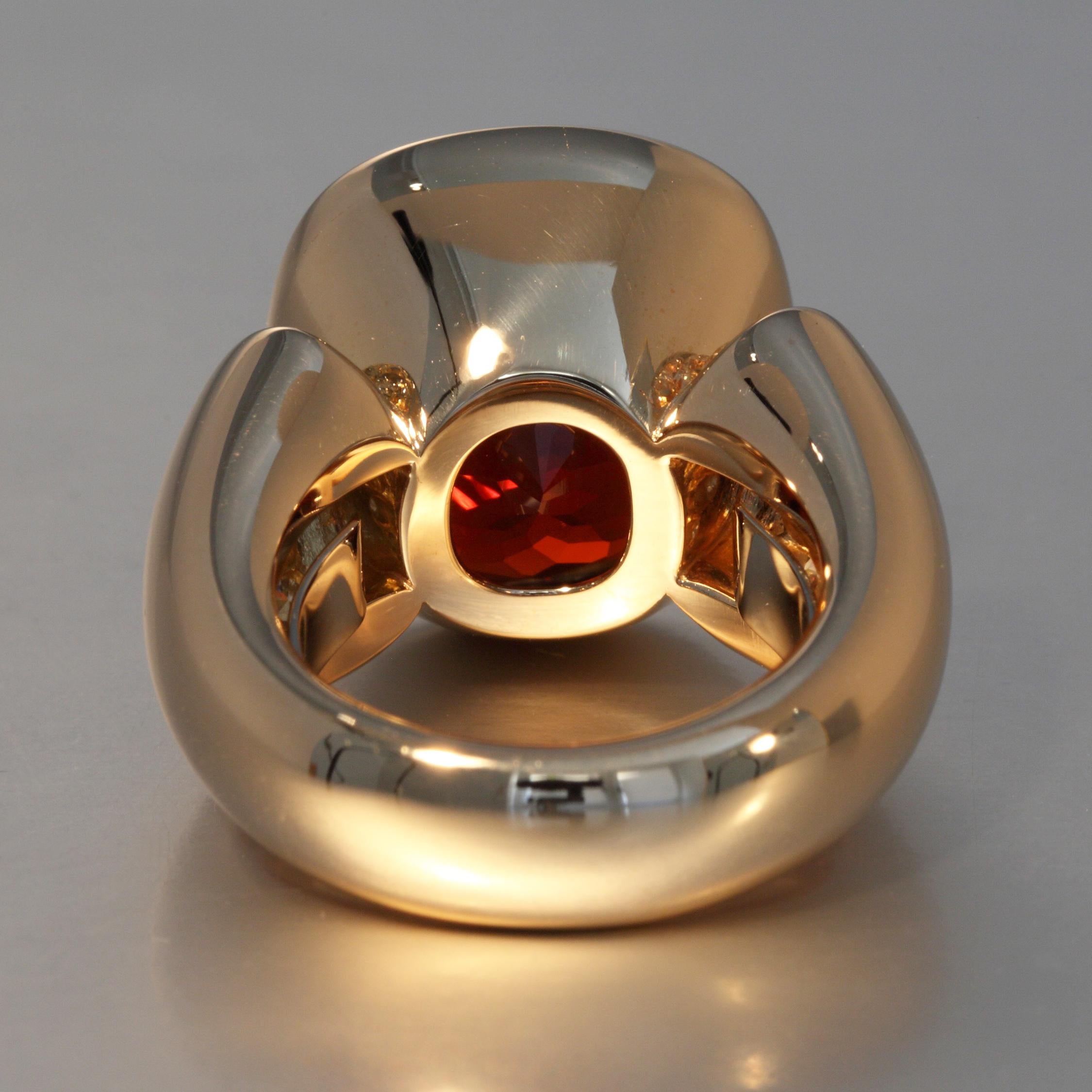 Robert Vogelsang 24.22 Carat Red Garnet Diamond Rose Gold Cocktail Ring In New Condition For Sale In Zurich, CH