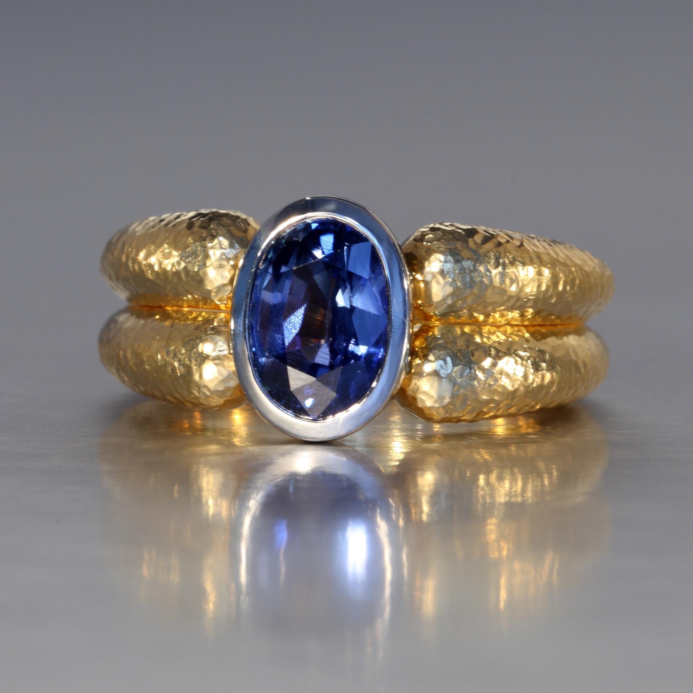Contemporary Robert Vogelsang 3.07 Carat Natural Blue Sri Lanka Sapphire Gold Ring For Sale