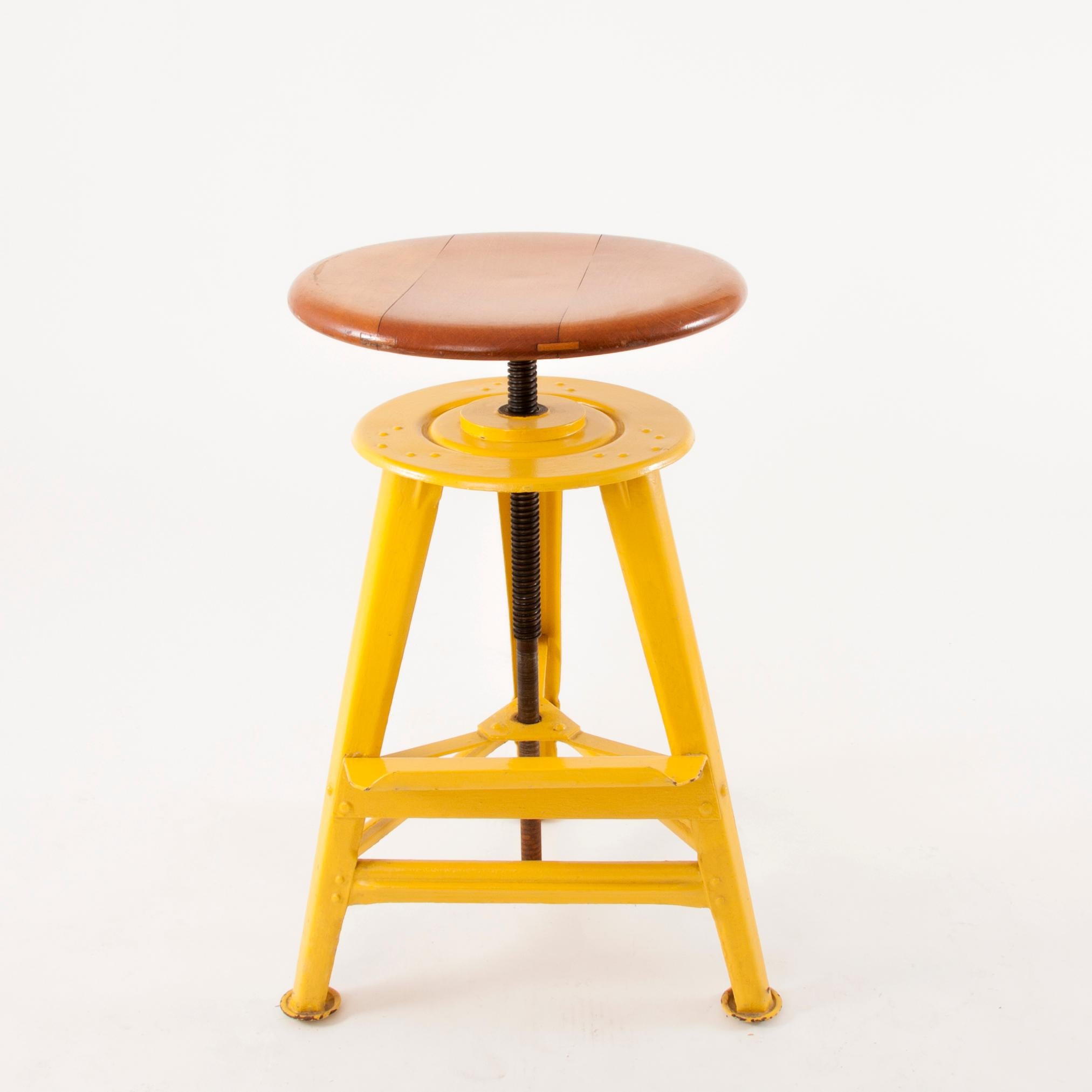 Robert Wagner Bauhaus Industrial Iron Workshop Stool by Rowac Germany, 1930s In Excellent Condition In Vienna, AT