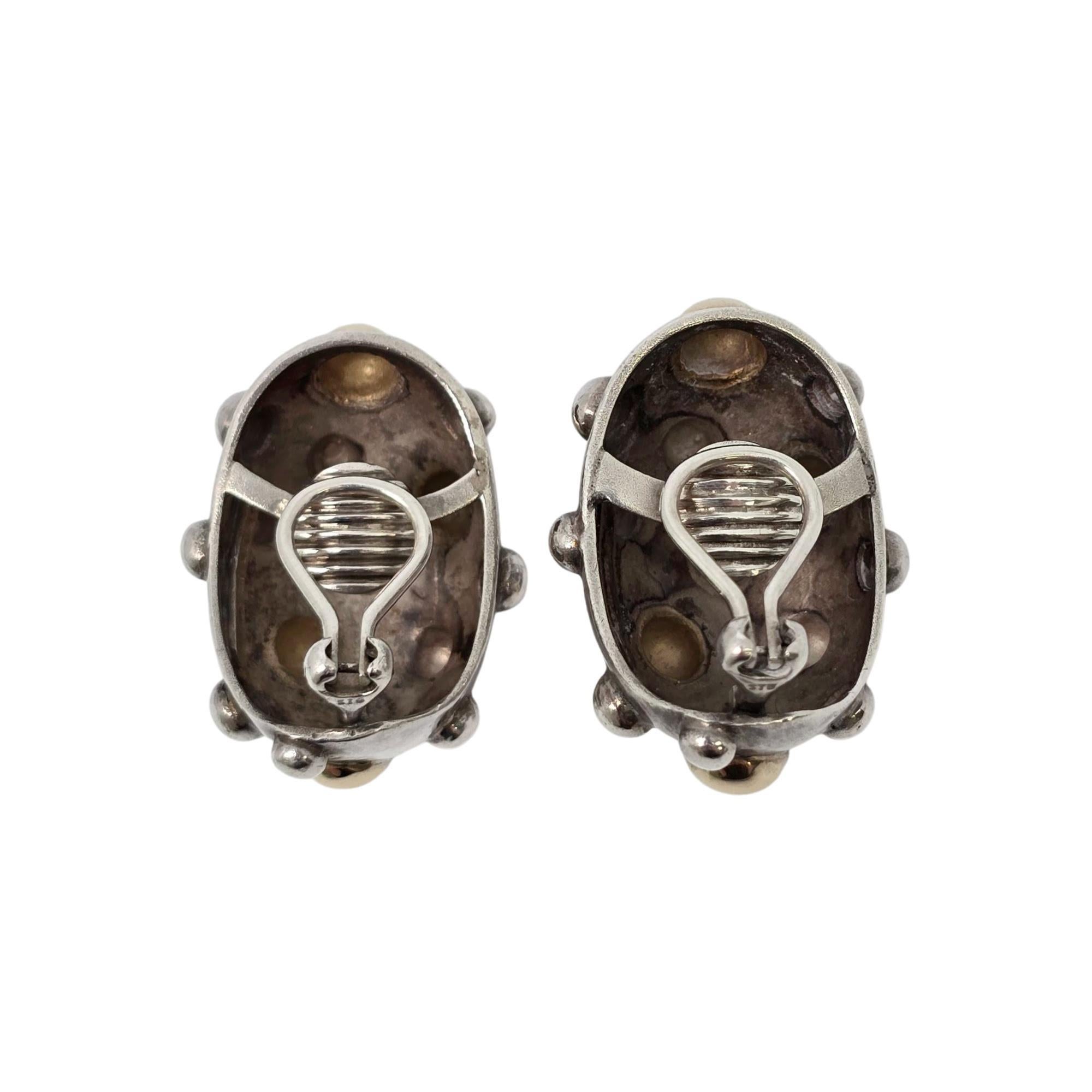 Pendientes con clip Robert Wander WINC de plata de ley con detalles en oro de 18 quilates #20914 en Bueno estado para la venta en Washington Depot, CT
