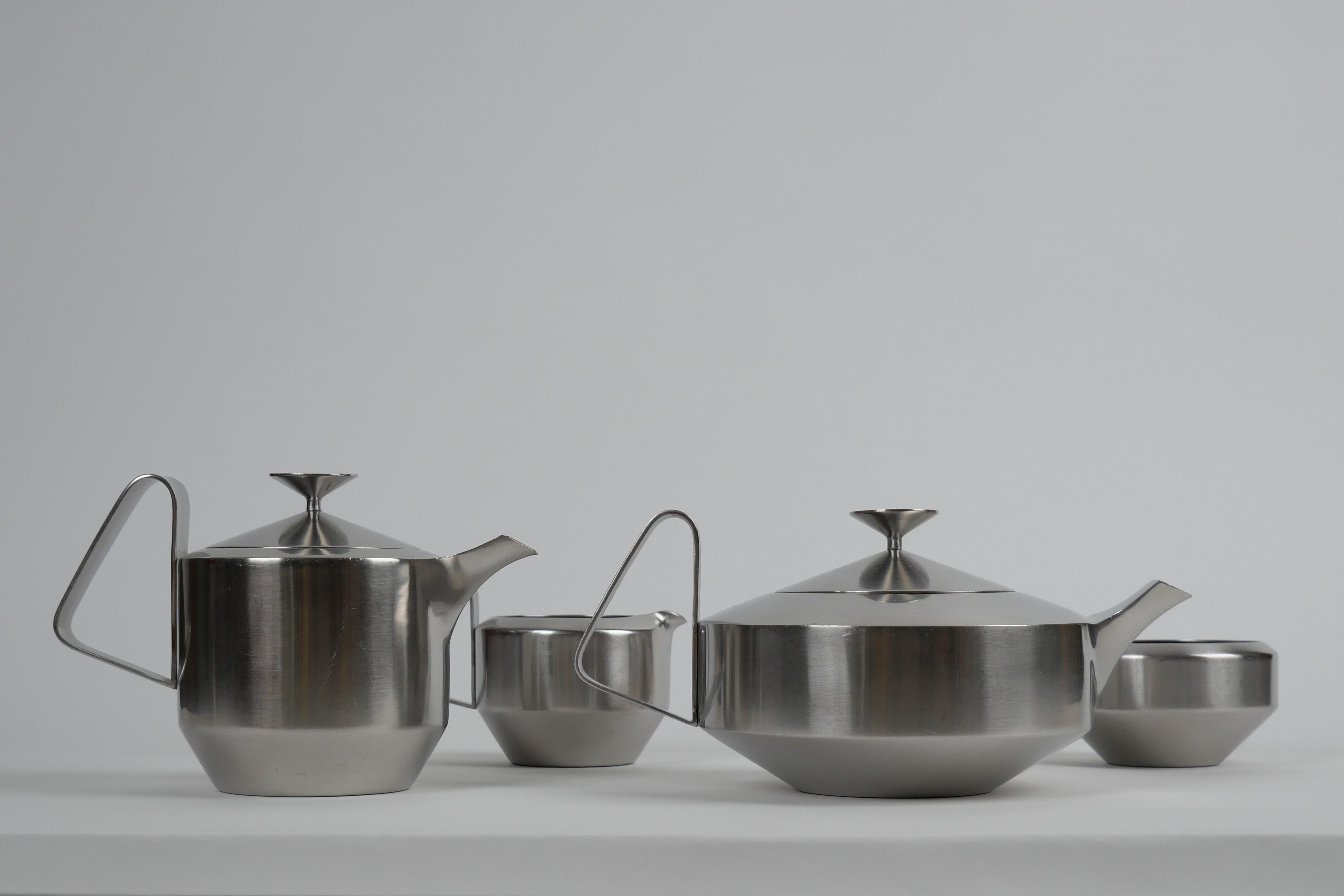 Robert Welch for old hall, 1962-4
Alveston tea set

Stainless steel
Good condition, with light marks
Makers stamp to underside of each

A super, mid-century set, elegant as a display set but also fully useable, reminiscent of the work of the
