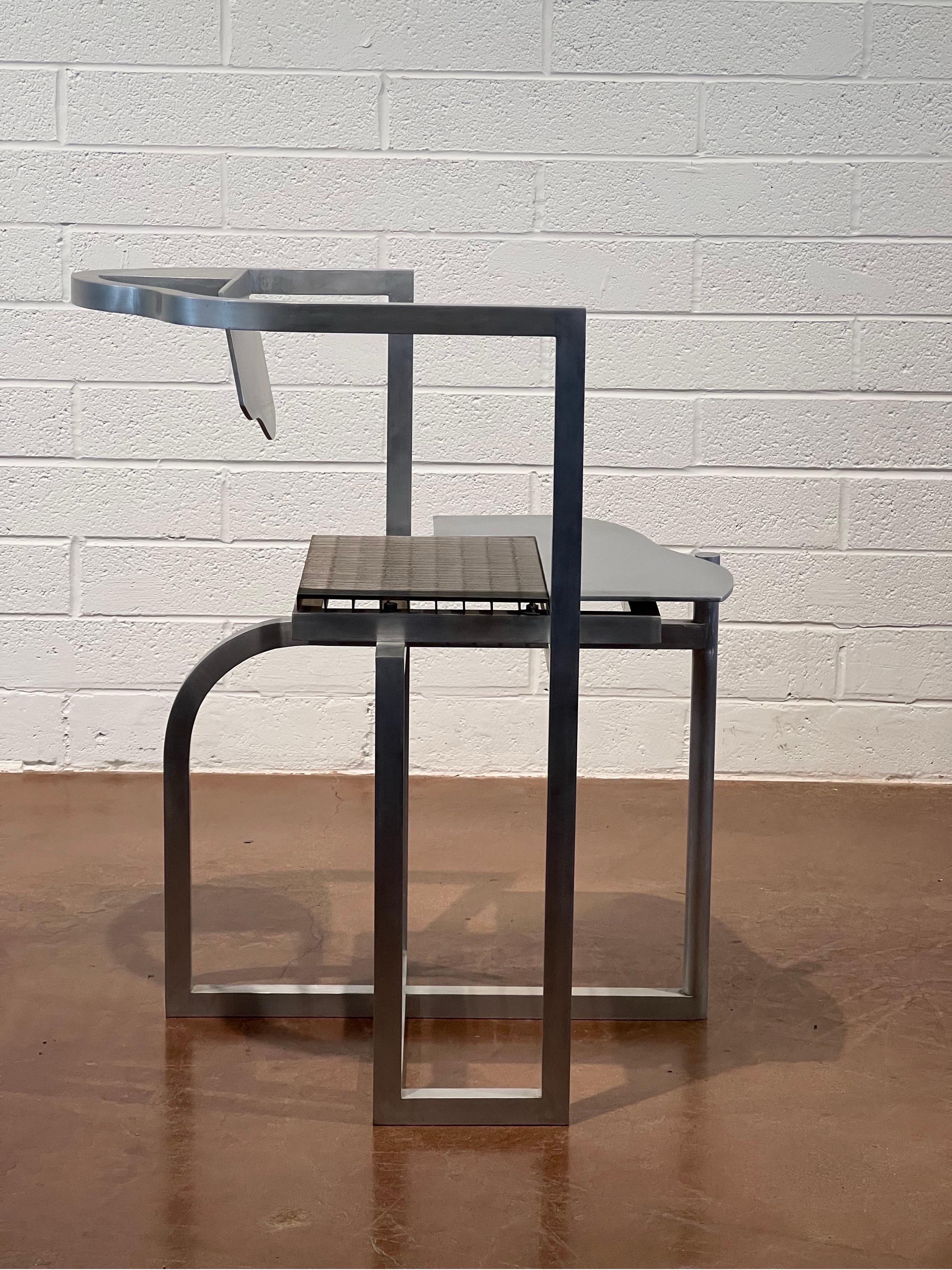 Postmoderne Prototype de chaise Robert Whitton en vente