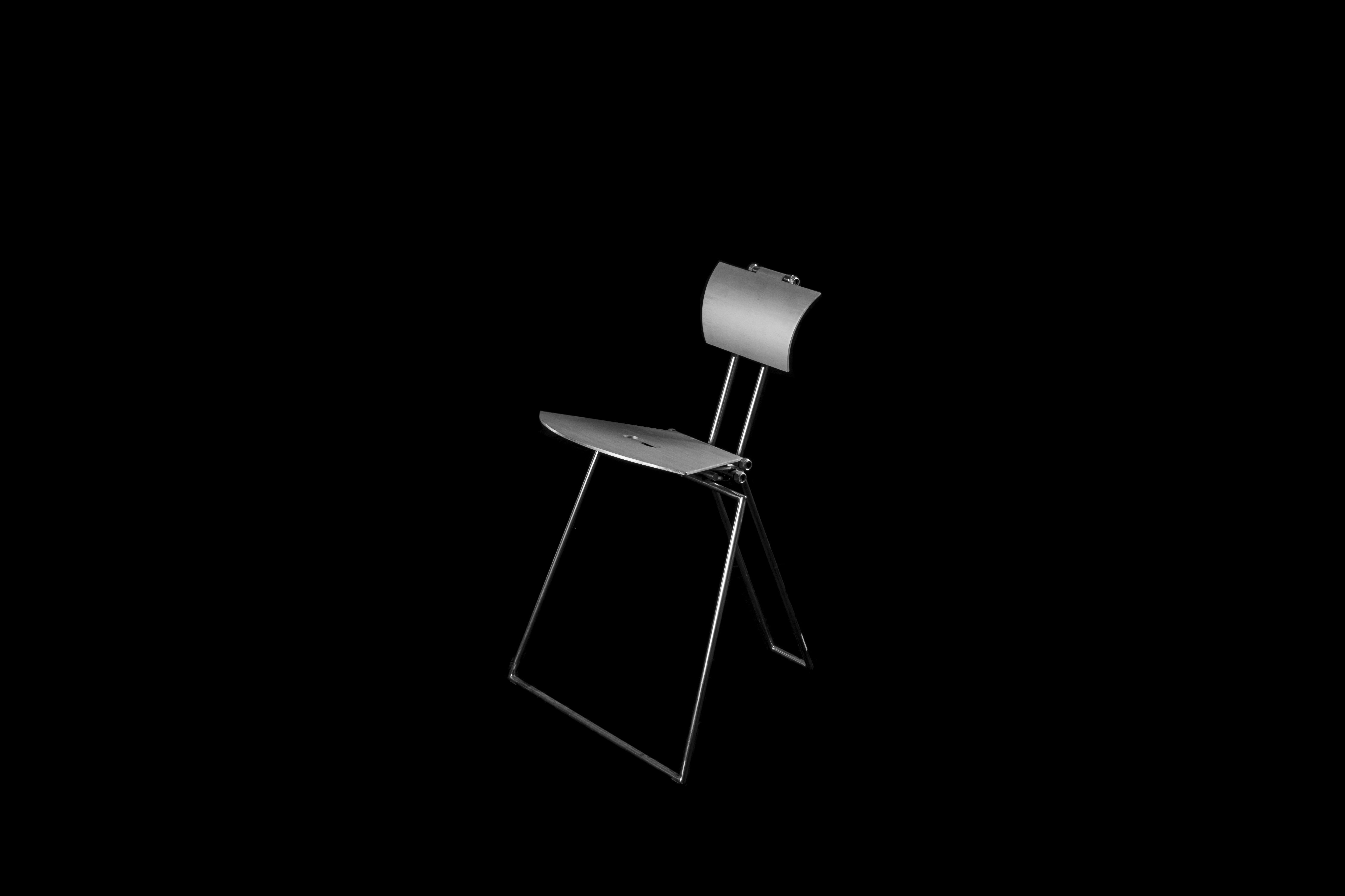 Robert Whitton Prototyp faltbarer Zeichenstuhl - 2 verfügbar (Aluminium) im Angebot