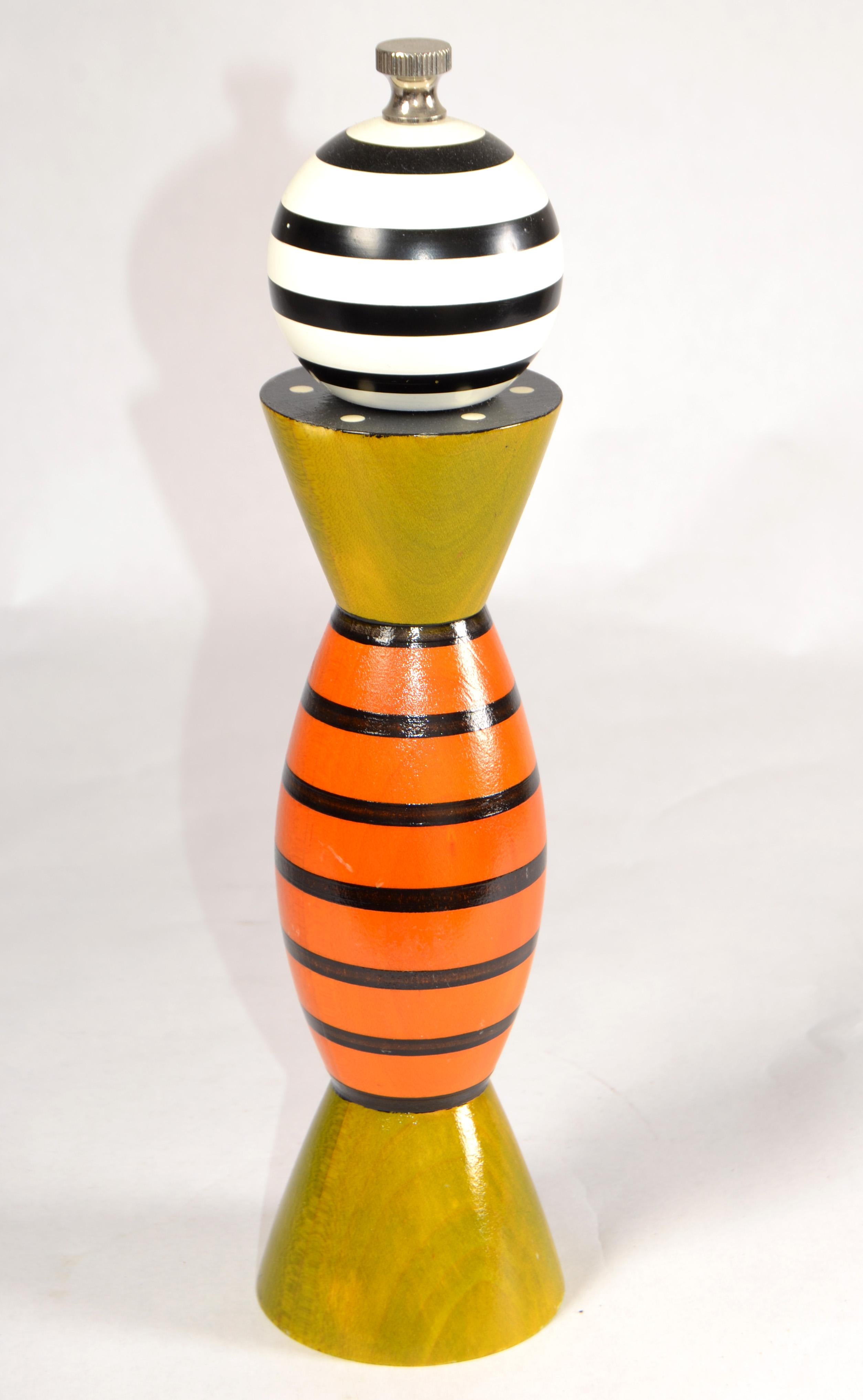 Robert The Design/One Aeros Salière en bois faite à la main Moulin à poivre en vente 4