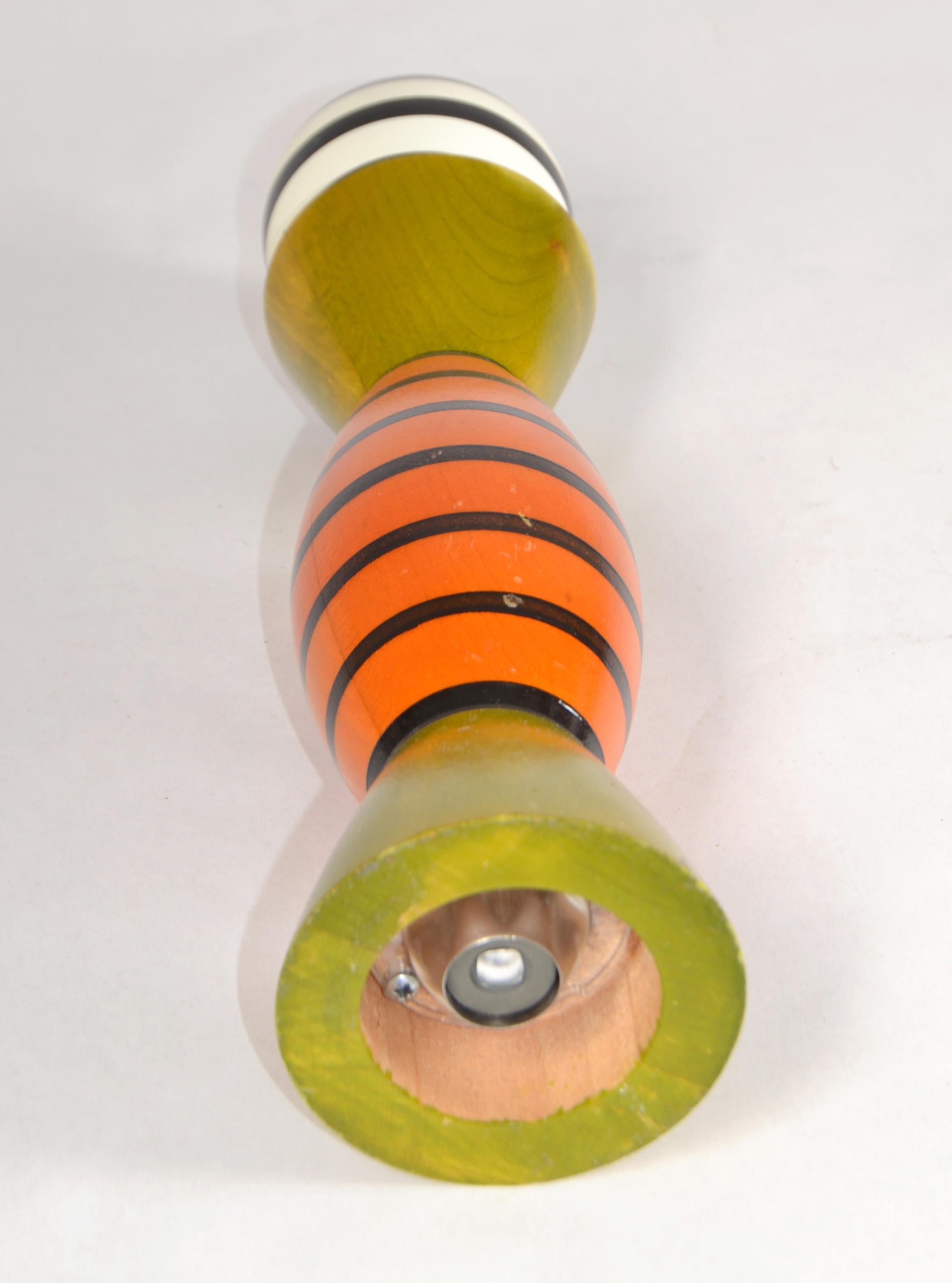Robert The Design/One Aeros Salière en bois faite à la main Moulin à poivre en vente 1