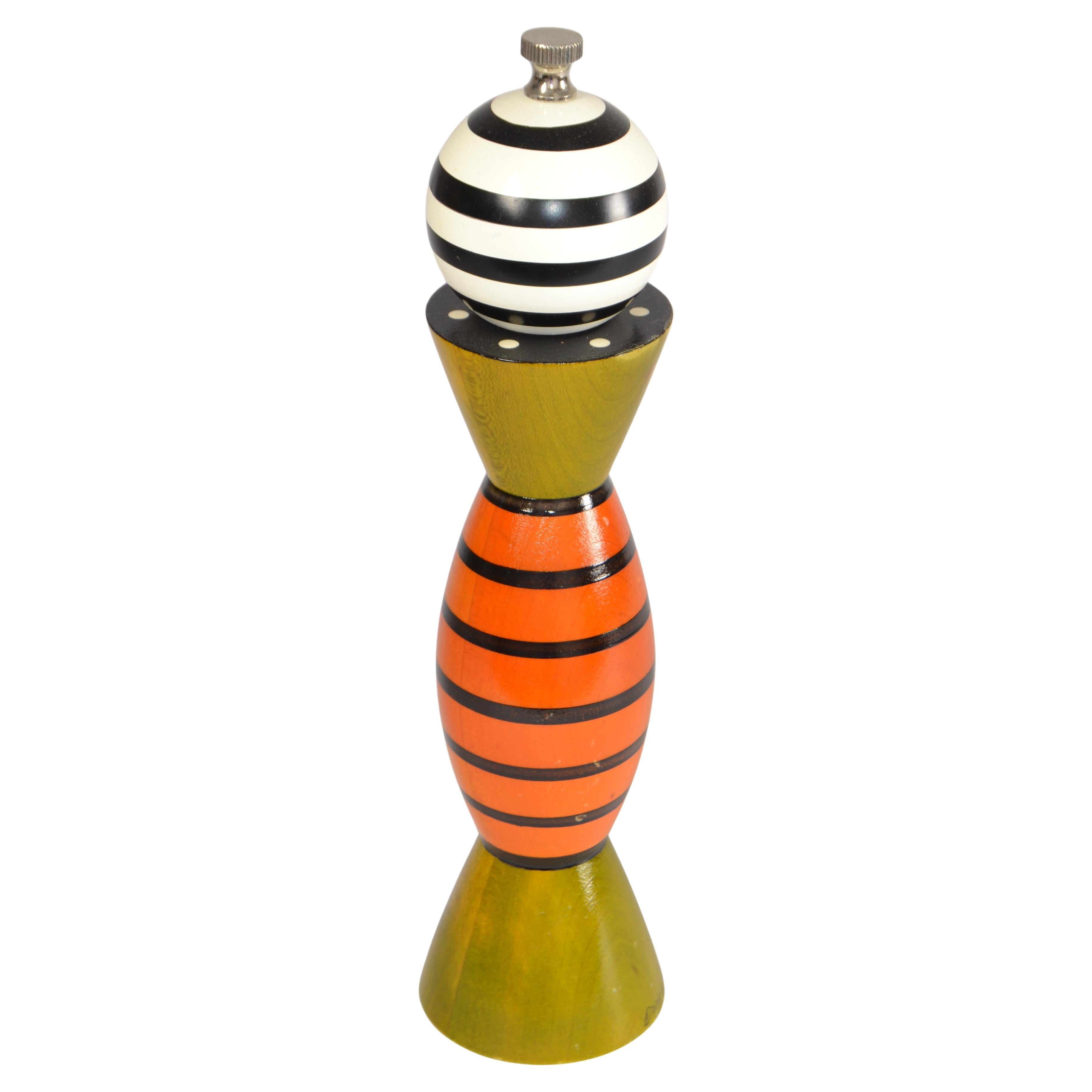 Robert The Design/One Aeros Salière en bois faite à la main Moulin à poivre en vente