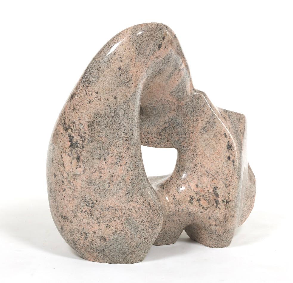 GARNET-ENERGIA-Form (Beige), Abstract Sculpture, von Robert Winslow