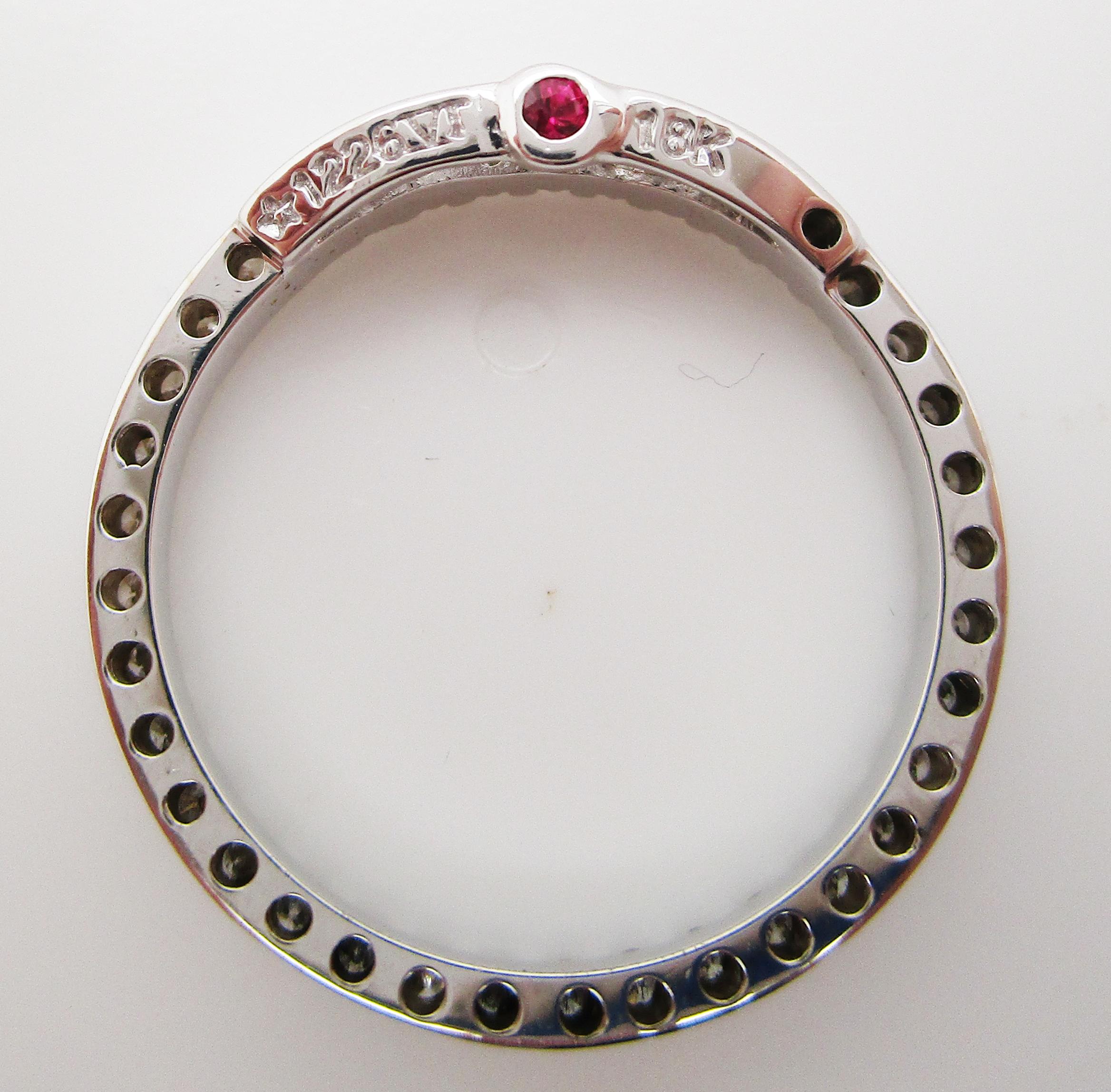 Roberta Coin Pendentif circulaire en or blanc 18 carats avec diamants Excellent état - En vente à Lexington, KY