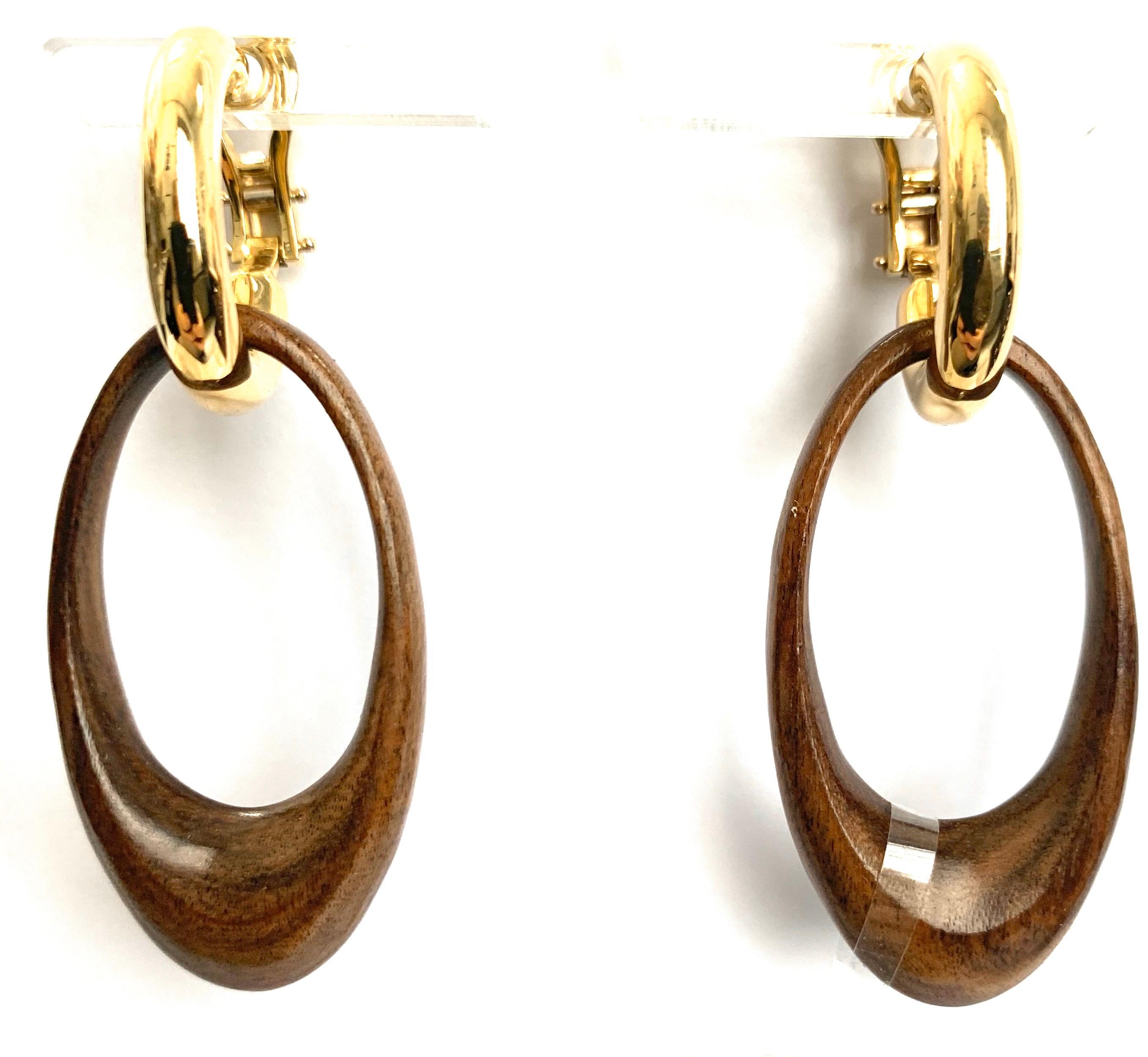 Roberta Collection Pair of Earrings in 18 Karat Yellow Gold and Rosewood In New Condition In Milano, Lombardia