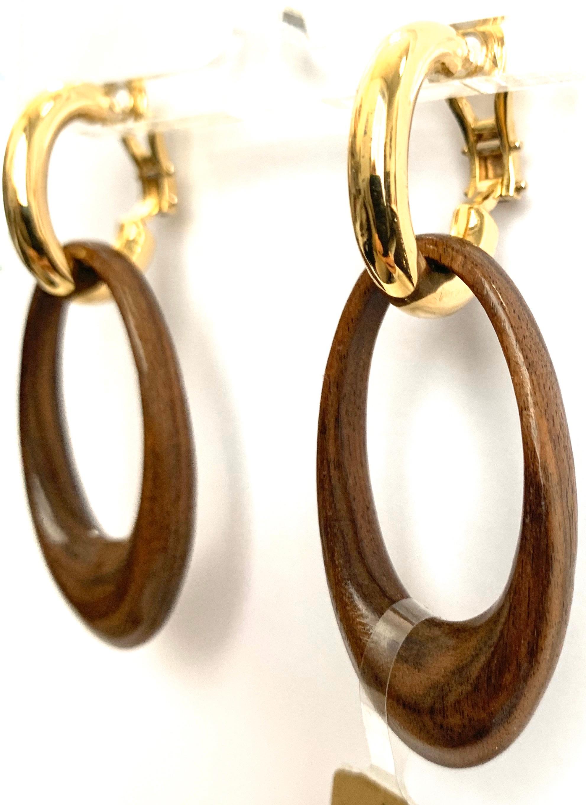 Women's Roberta Collection Pair of Earrings in 18 Karat Yellow Gold and Rosewood