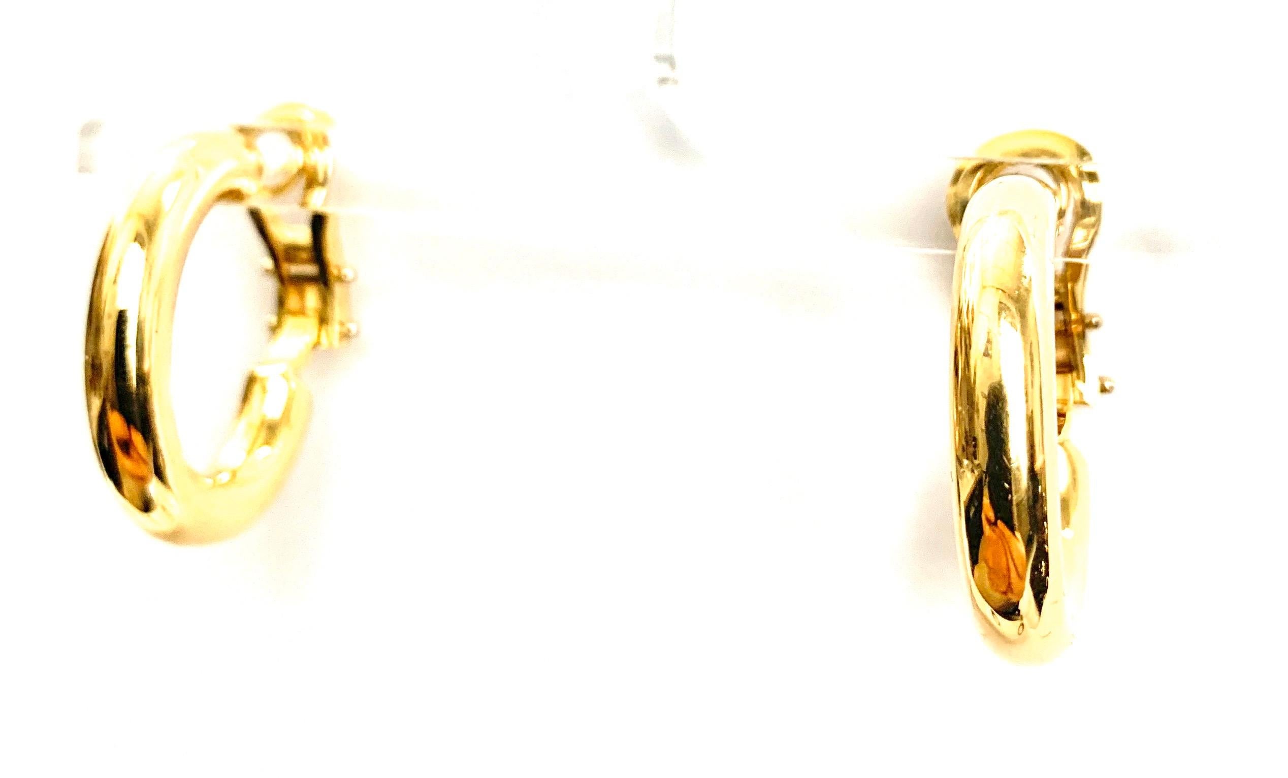 Roberta Collection Pair of Earrings in 18 Karat Yellow Gold and Rosewood 1