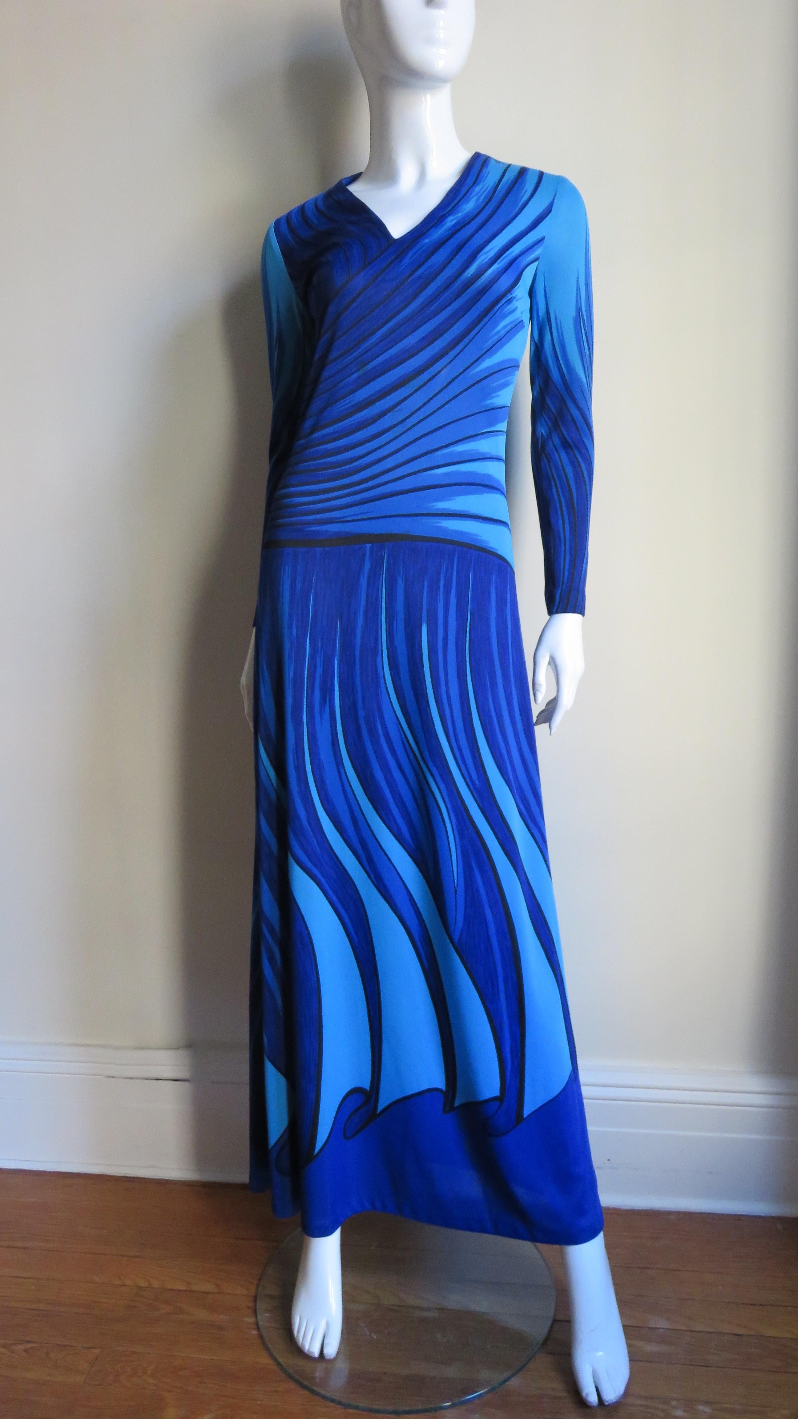 A trompe l'oeil pattern jersey maxi dress from Roberta di Camerino in beautiful shades of blue.  There is a draping pattern in the print, trompe l'oeil meaning 