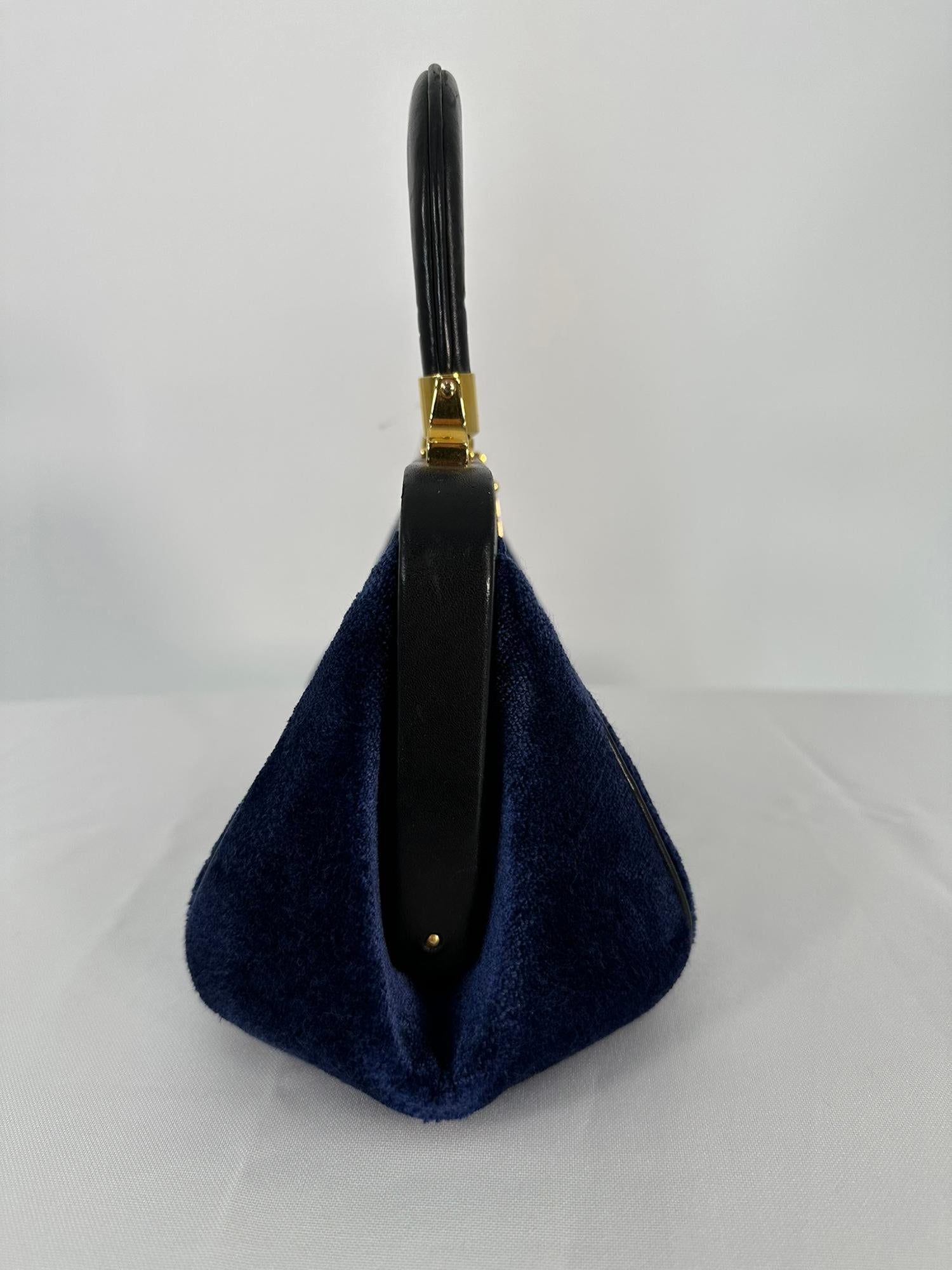 Roberta di Camerino Bagonghi Bag Navy /Green Velvet Frame Bag With Gold Hardware In Good Condition In West Palm Beach, FL