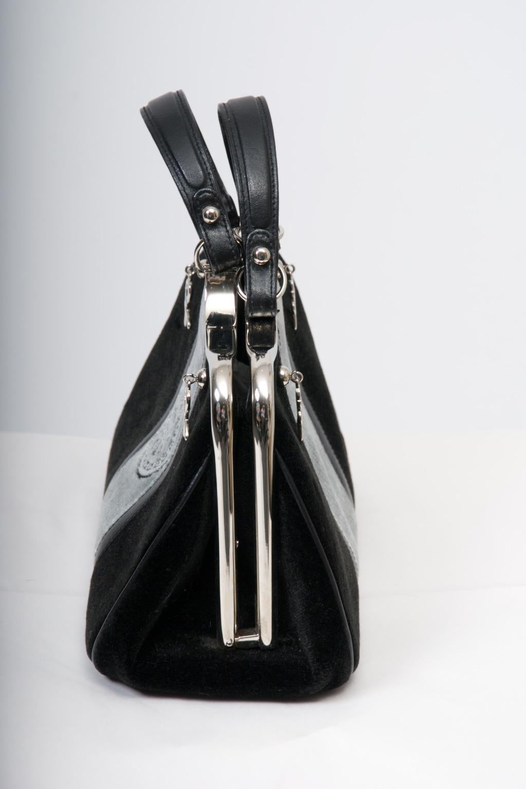 Donna Roberta Di Camerino Borsa in velluto nero e grigio in vendita