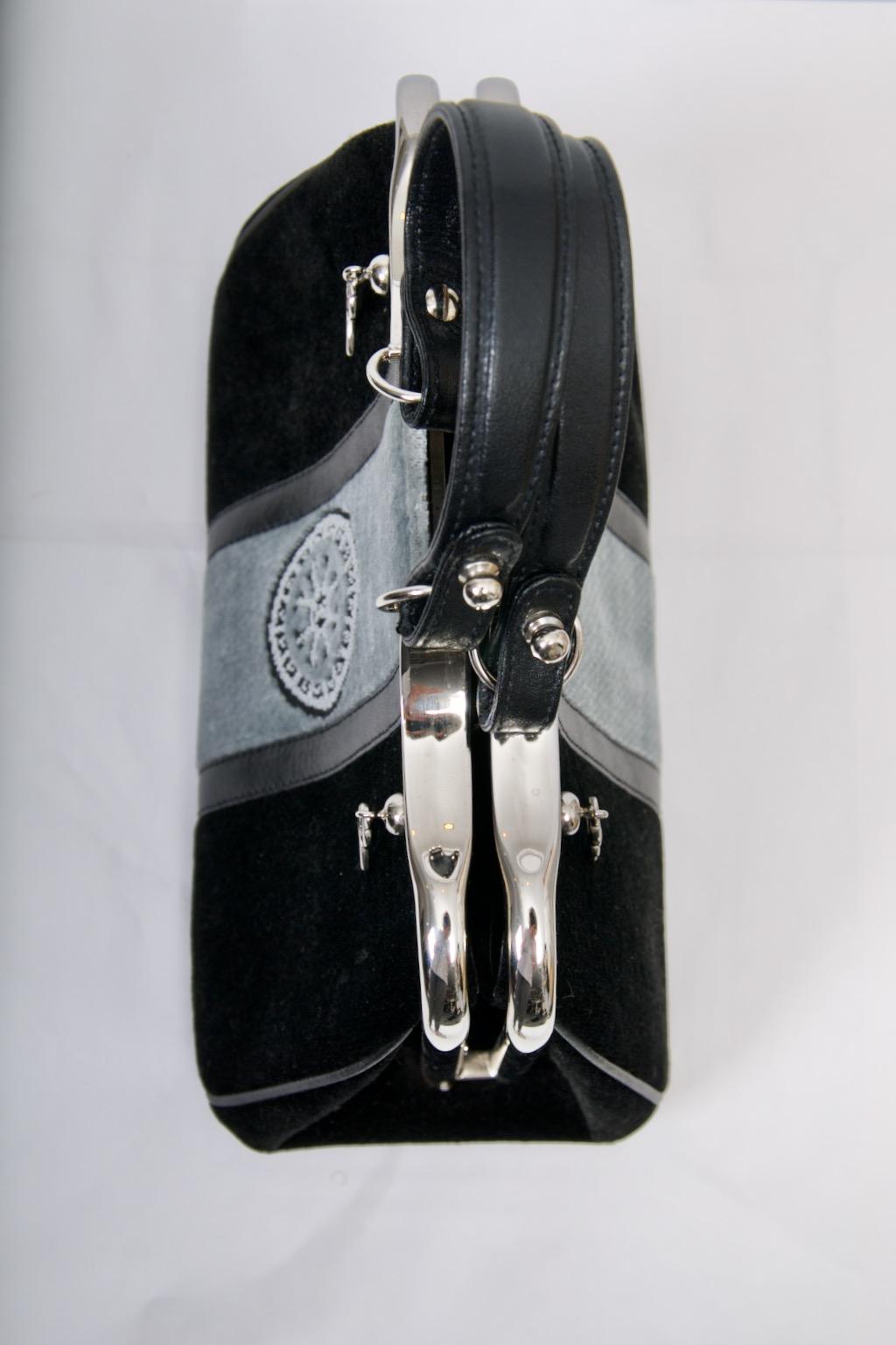 Roberta Di Camerino Borsa in velluto nero e grigio in vendita 2