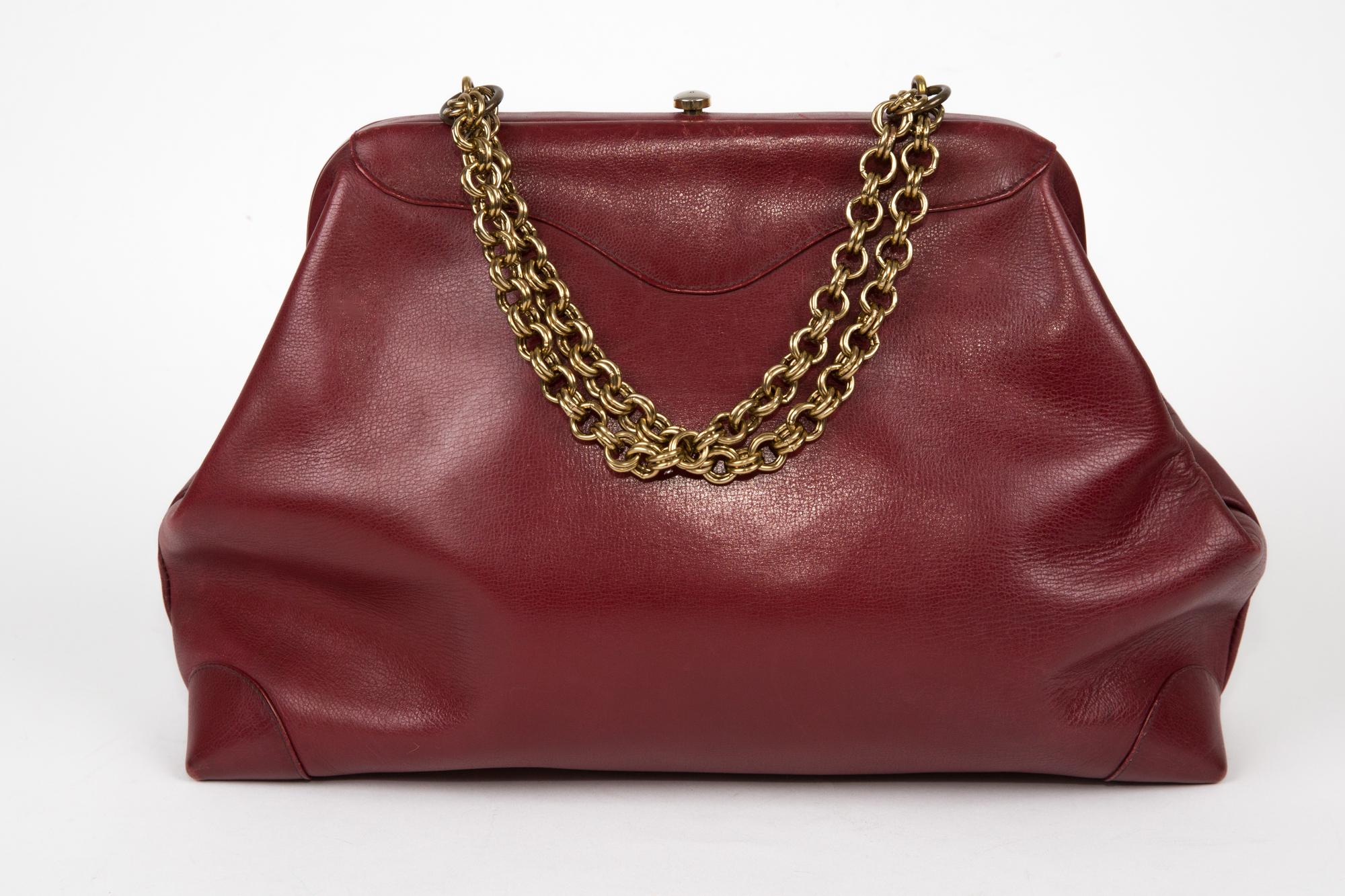 Roberta Di Camerino Bordeaux Leather Large Doctor Chain Bag In Good Condition For Sale In Paris, FR