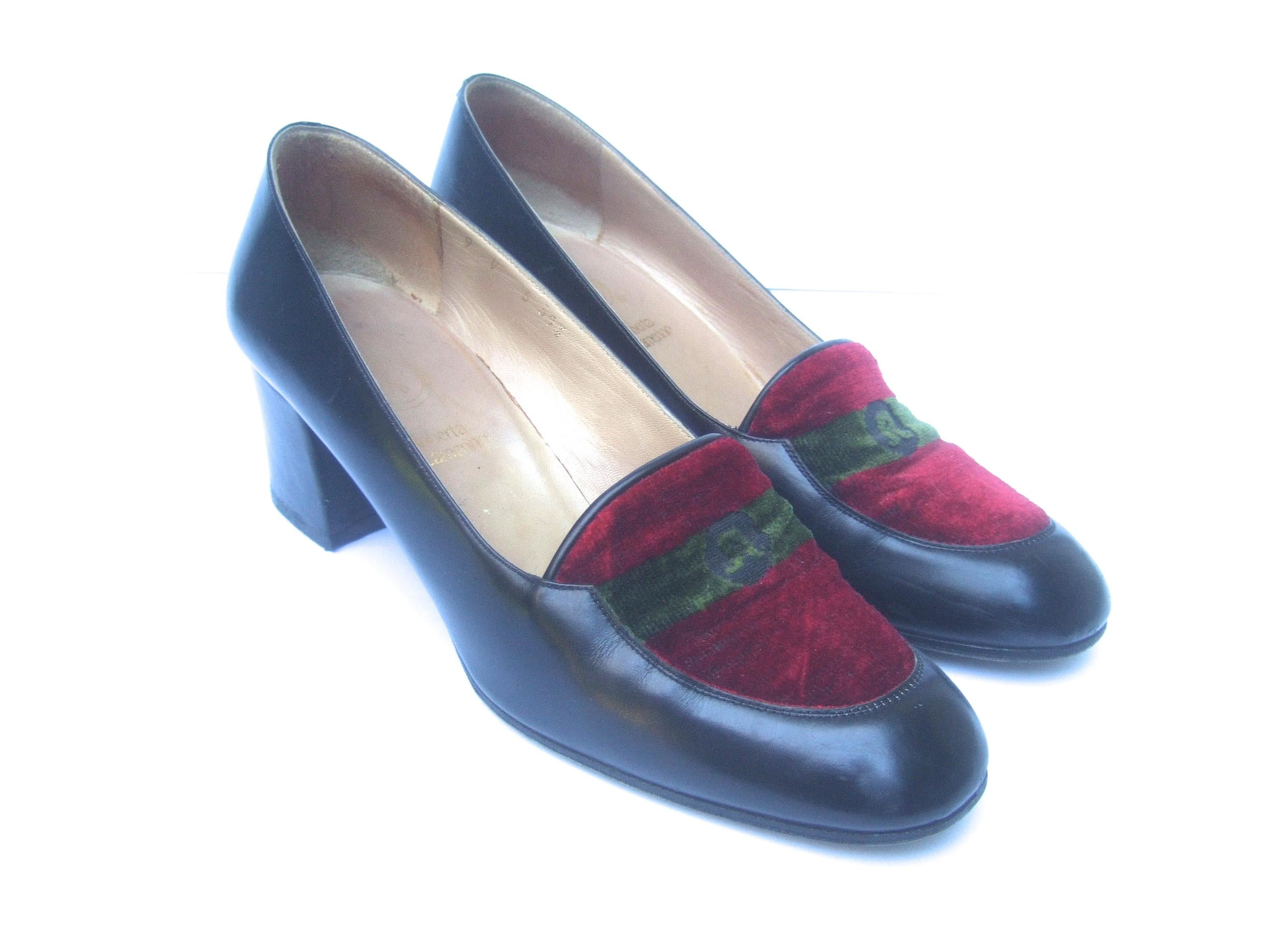 Roberta di Camerino Italian Black Leather Velvet Pumps c 1970s 3