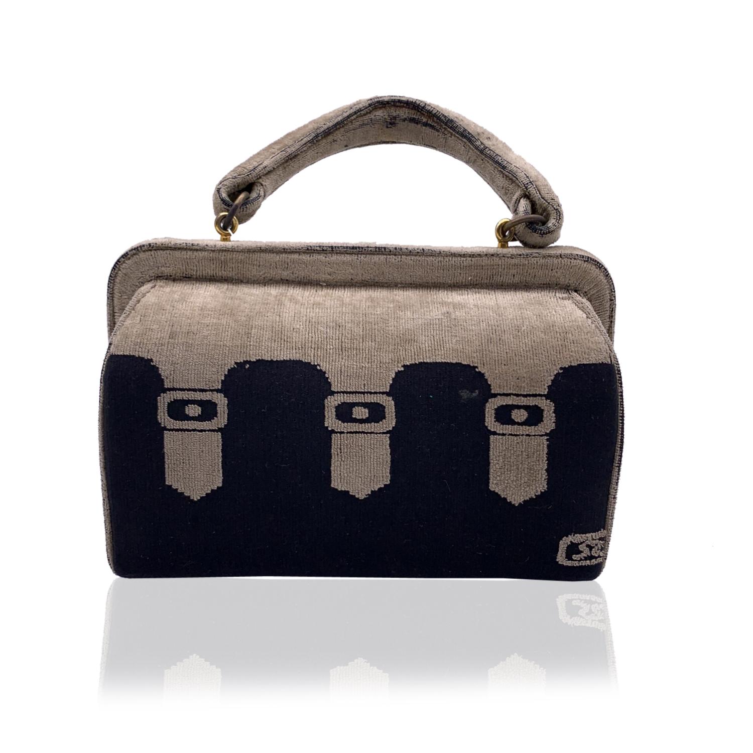 Roberta Di Camerino Vintage Beige and Black Velvet Doctor Bag Handbag (Schwarz) im Angebot