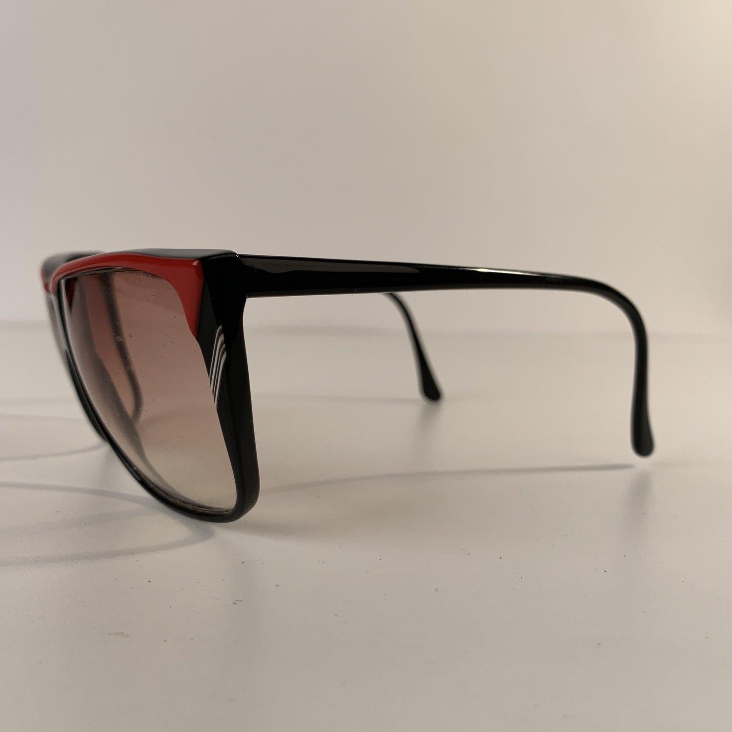 Brown Roberta di Camerino Vintage Black Red Square Sunglasses R56 For Sale
