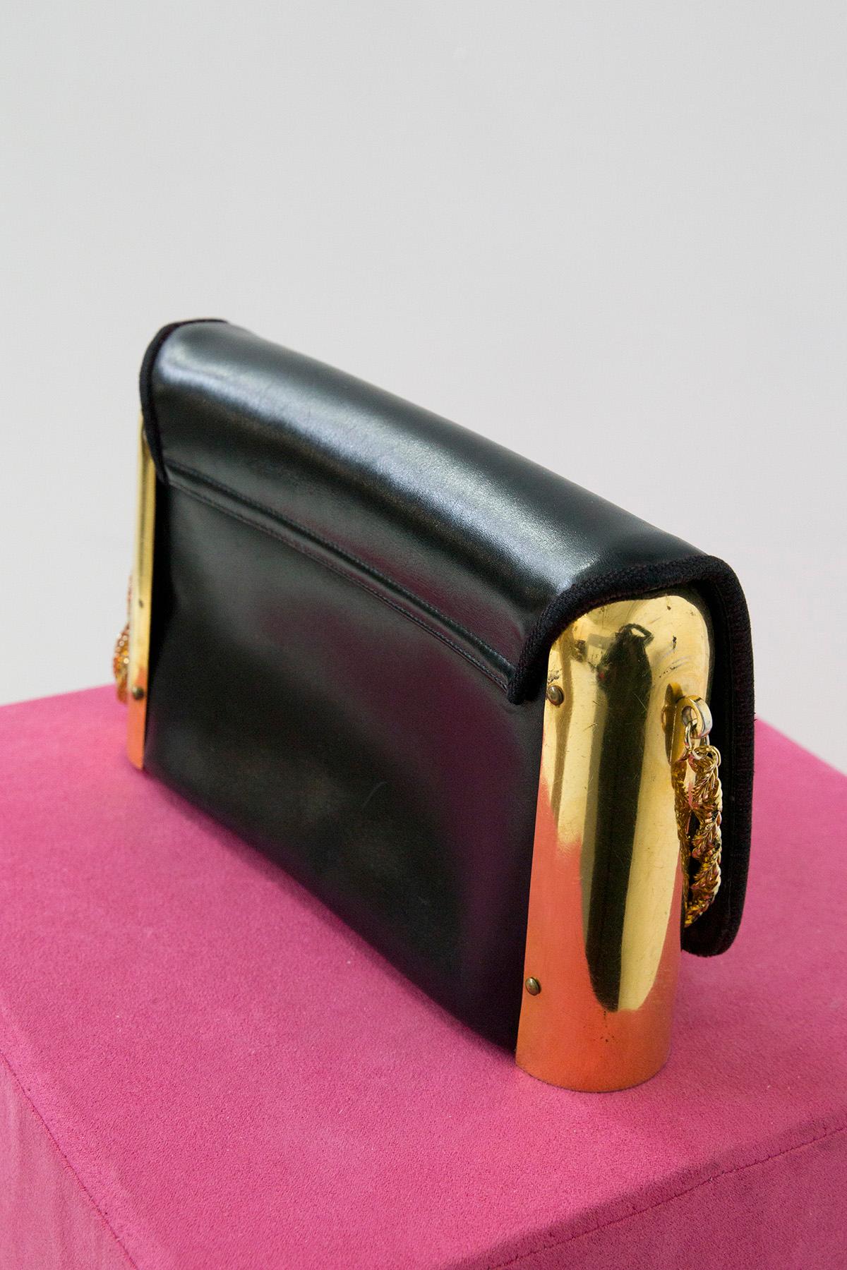 Roberta di Camerino Vintage Umhängetasche aus goldenem Metall im Angebot 4