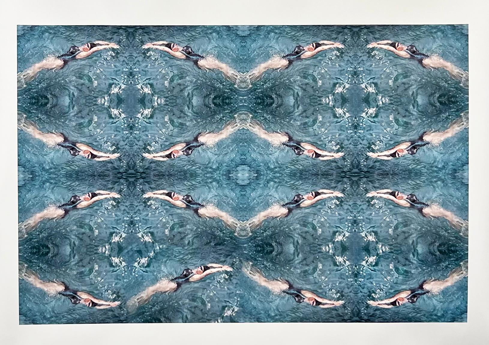 Für Double Helix, 2021, hat sich Roberta Fineberg von der abstrakten Malerei inspirieren lassen. Der Künstler erforscht das Konzept der unendlichen Möglichkeiten. Die Künstlerin appelliert an den Wunsch von RF, zwischen dem Konkreten und dem